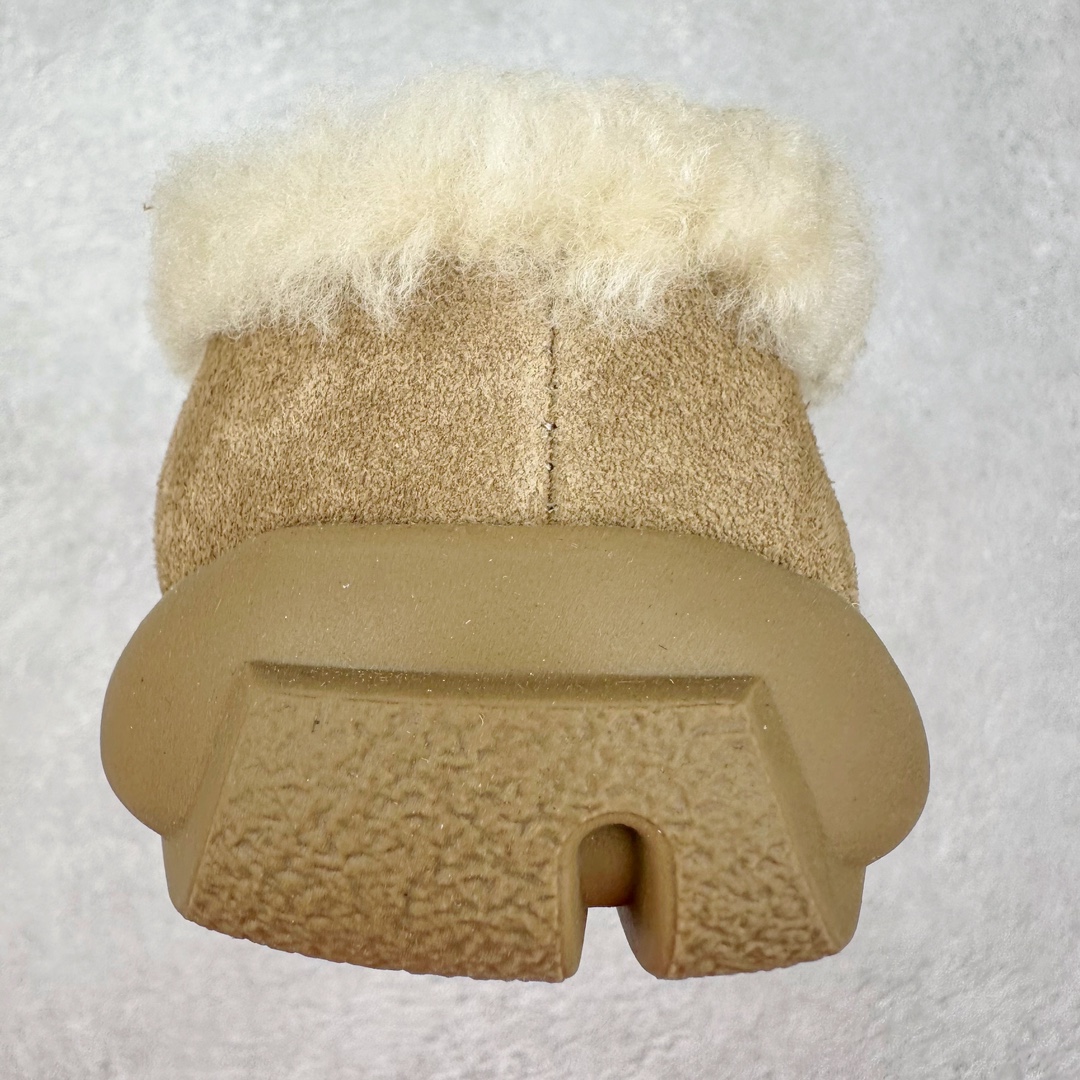 图片[8]-＃GD UGG 5888经典秋冬羊皮毛一体雪地靴 隆丰A级澳洲进口羊皮毛一体 完全遵循ZP工艺流程 代工厂原厂版师 秉承无原鞋不开发选择 注重每一处细节 市面最正版型 TREADLITE\\\”轻翼\\\”科技外底 轻便/耐用/柔韧/桩型【售后郑重承诺】一个月内若出现重大脱胶/断底等质量问题 直接为您换新 翻毛皮鞋面 细腻亲肤再生聚酯纤维滚边 舒适易打理 保暖性佳 UGG plush™ 里衬和内底 茸软亲肤 舒适暖足 经典鞋型搭配轻盈厚底 稳稳拿捏秋冬出街时髦造型 Treadlite by UGG 轻翼大底 轻盈缓震 为双足减负 舒适轻便 助你轻松畅玩整天 尺码：35 36 37 38 39 40-选品中心