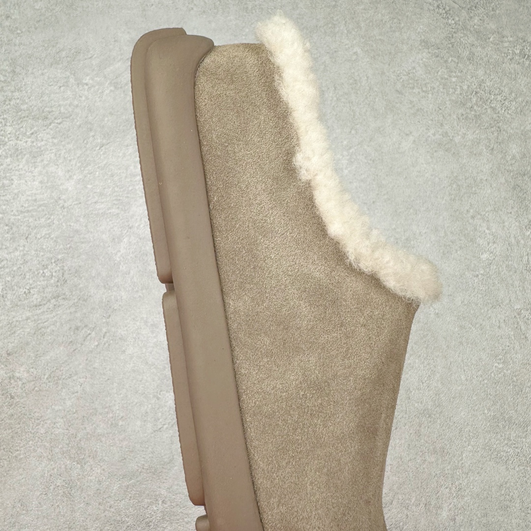 图片[6]-＃GD UGG 5888经典秋冬羊皮毛一体雪地靴 隆丰A级澳洲进口羊皮毛一体 完全遵循ZP工艺流程 代工厂原厂版师 秉承无原鞋不开发选择 注重每一处细节 市面最正版型 TREADLITE\\\”轻翼\\\”科技外底 轻便/耐用/柔韧/桩型【售后郑重承诺】一个月内若出现重大脱胶/断底等质量问题 直接为您换新 翻毛皮鞋面 细腻亲肤再生聚酯纤维滚边 舒适易打理 保暖性佳 UGG plush™ 里衬和内底 茸软亲肤 舒适暖足 经典鞋型搭配轻盈厚底 稳稳拿捏秋冬出街时髦造型 Treadlite by UGG 轻翼大底 轻盈缓震 为双足减负 舒适轻便 助你轻松畅玩整天 尺码：35 36 37 38 39 40-选品中心