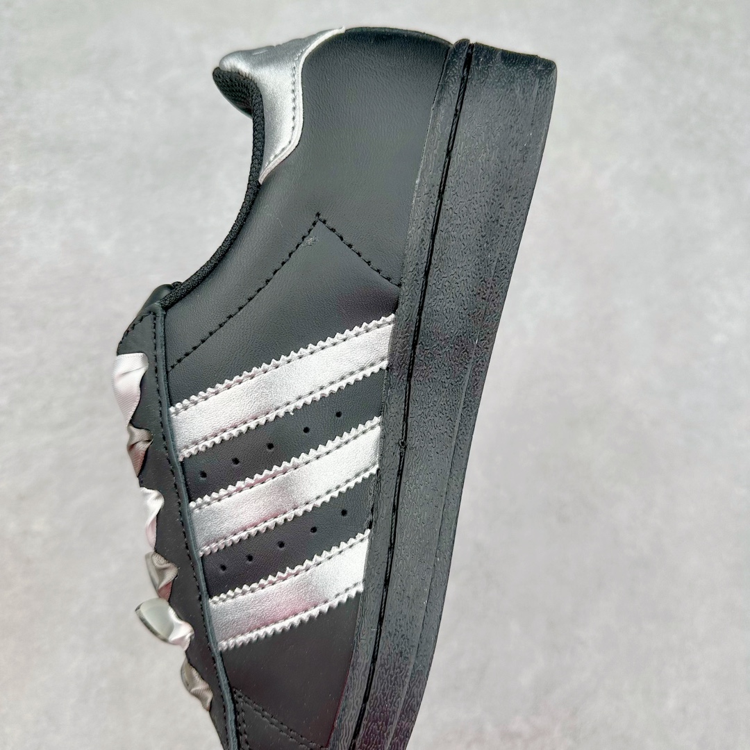 图片[7]-AD Originals Superstar 经典复古贝壳头板鞋 EG4959 诞生于1969年 是第一双将全皮面鞋 身与橡胶鞋头结合在一起的低帮篮球鞋 Superstar最开始 是作为高帮篮球鞋Pro Model的低帮版本而出现的 但因为其独特和醒目的橡胶鞋头造型而让大家熟知 被大家形象地称为\\\”shelltoe\\\”贝壳头 在70年代的美国职业篮球场上 接近3/4的NBA球员都将这双Superstar作为场上用鞋 80年代之后 经过不断的改良和发展 Superstar逐渐成为横跨时装、音乐、街头文化、休闲和运动等各大领域的时尚潮鞋 尺码：36 36.5 37 38 38.5 39 40 40.5 41 42 42.5 43 44 44.5 45-选品中心