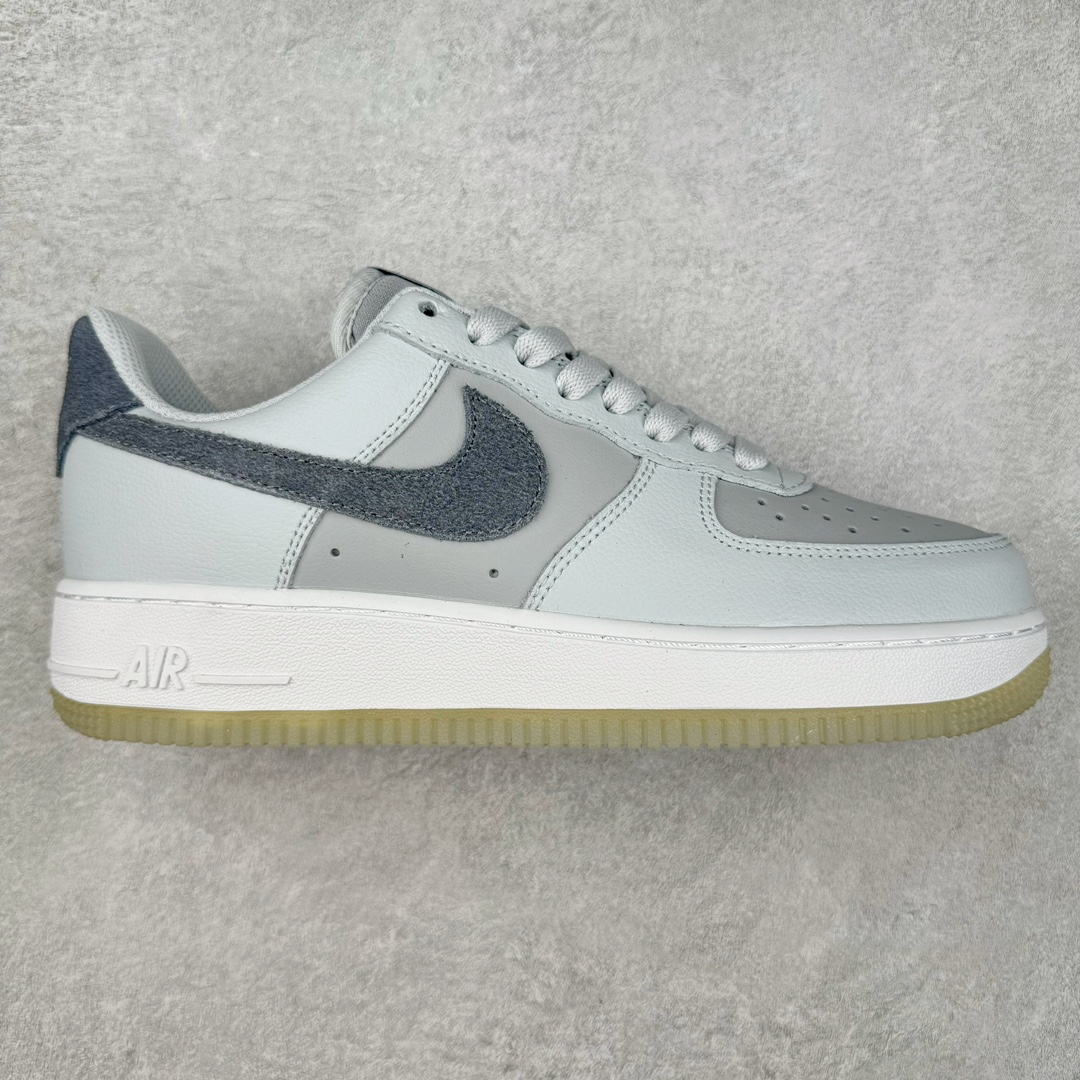 ＃特价福利 NK Air Force 1´07 Low 空军一号百搭休闲运动板鞋 柔软、弹性十足的缓震性能和出色的中底设计 横跨复古与现代的外型结合 造就出风靡全球三十多年的Force 1 直到今天还深受青睐 尺码：35.5 36 36.5 37.5 38 38.5 39 40 40.5 41 42 42.5 43 44 44.5 45-选品中心