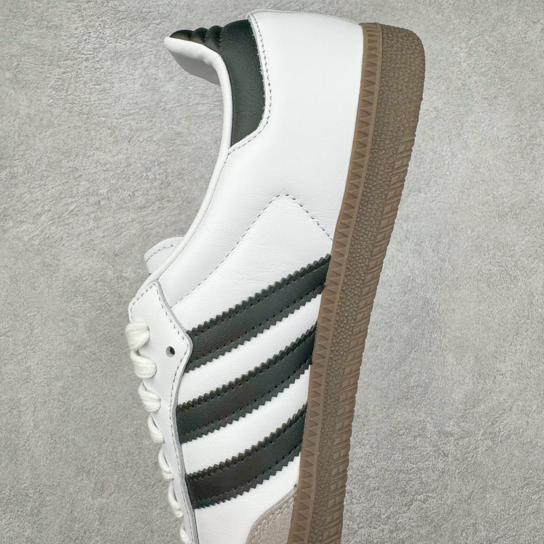 图片[7]-＃CS纯原 AD Original Samba OG 复古经典轻便板鞋 白黑 B75806 原装头层牛皮加持 正确烫金高频细节 原装纳米超迁皮料 独家私模橡胶大底 原盒原配 正确黑色中底布 过宽过胶 这款桑巴鞋展示了高质量的工艺 带有装饰的超锁缝制和无缝的手感 柔软、柔软的皮革造型和标志性的3条纹完成了精致的外观 正规合身鞋带 鞋面上有绒面鞋垫 橡胶鞋底 享受正畸套筒软感 自50年代首次亮相以来就一直在赢得粉丝的青睐 尺码：36 36.5 37.5 38 38.5 39 40 40.5 41 42 42.5 43 44 44.5 45-选品中心