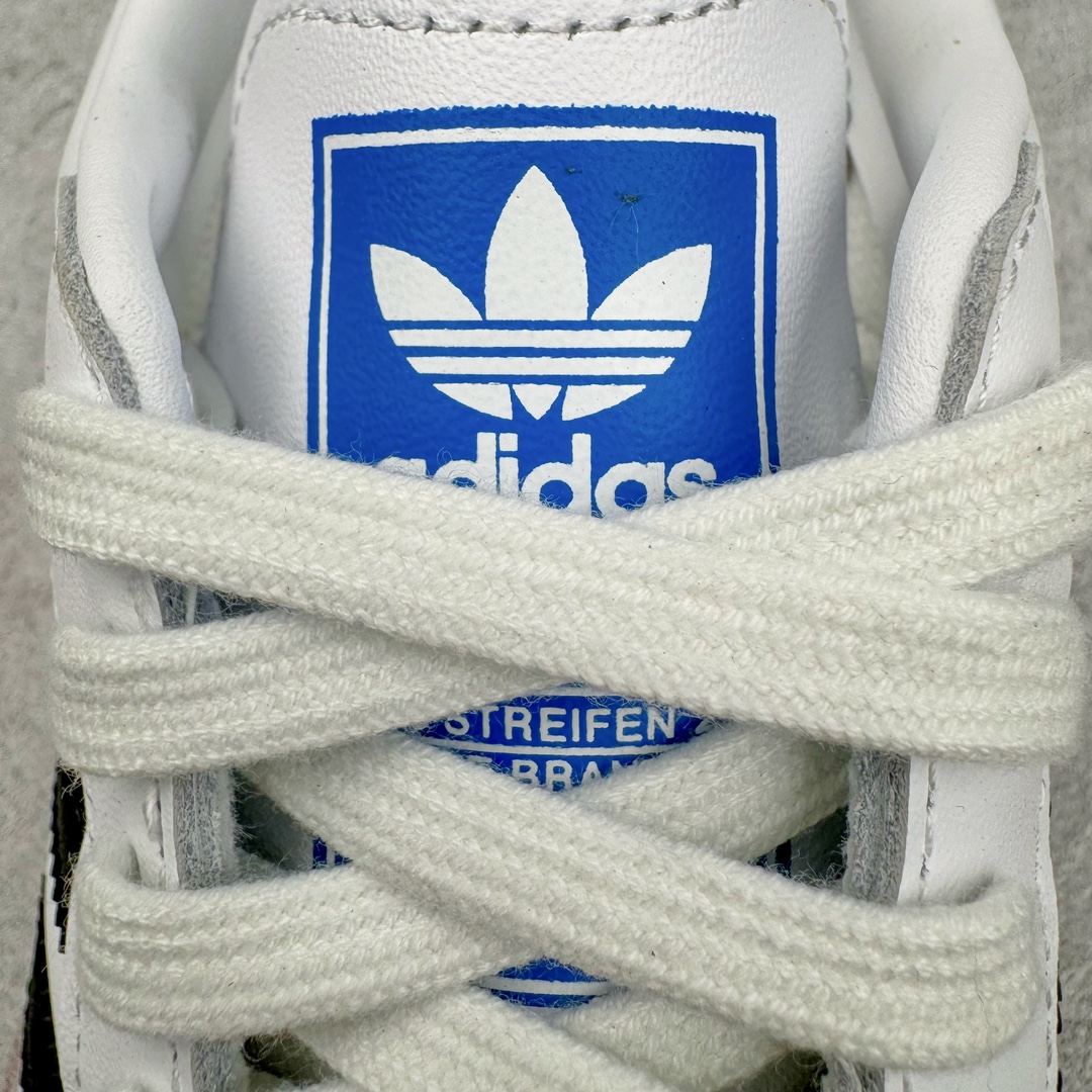 图片[13]-＃CS纯原 AD Original Samba OG 复古经典轻便板鞋 白黑 B75806 原装头层牛皮加持 正确烫金高频细节 原装纳米超迁皮料 独家私模橡胶大底 原盒原配 正确黑色中底布 过宽过胶 这款桑巴鞋展示了高质量的工艺 带有装饰的超锁缝制和无缝的手感 柔软、柔软的皮革造型和标志性的3条纹完成了精致的外观 正规合身鞋带 鞋面上有绒面鞋垫 橡胶鞋底 享受正畸套筒软感 自50年代首次亮相以来就一直在赢得粉丝的青睐 尺码：36 36.5 37.5 38 38.5 39 40 40.5 41 42 42.5 43 44 44.5 45-选品中心