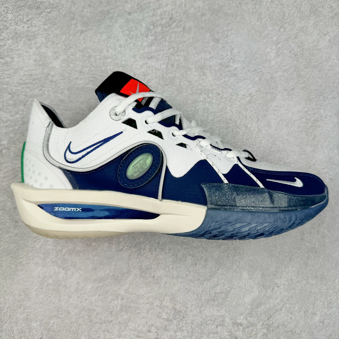 ＃F版 NK G.T. Cut 3.0 EP GT3代实战篮球鞋 FZ5743-100 该鞋款采用出众回弹设计 为切入、转向和移步篮筐提供出色的能量回馈 回弹性能带来弹力充沛的迈步体验 助你爆发疾速 全掌型 ZoomX 泡绵 缔造弹力出众的轻盈迈步体验 助你在比赛升温时能够急速快攻 驰骋全场 鞋面绳线与鞋带相结合 有助稳固前足 后跟搭配加垫鞋口 为脚踝营造舒适稳固感受 全掌型 ZoomX 泡绵 能够带来出众的能量回馈 前足外侧采用精巧塑料覆面 在瞬间爆发时提供稳固脚感 尺码：39 40 40.5 41 42 42.5 43 44 44.5 45 46-选品中心