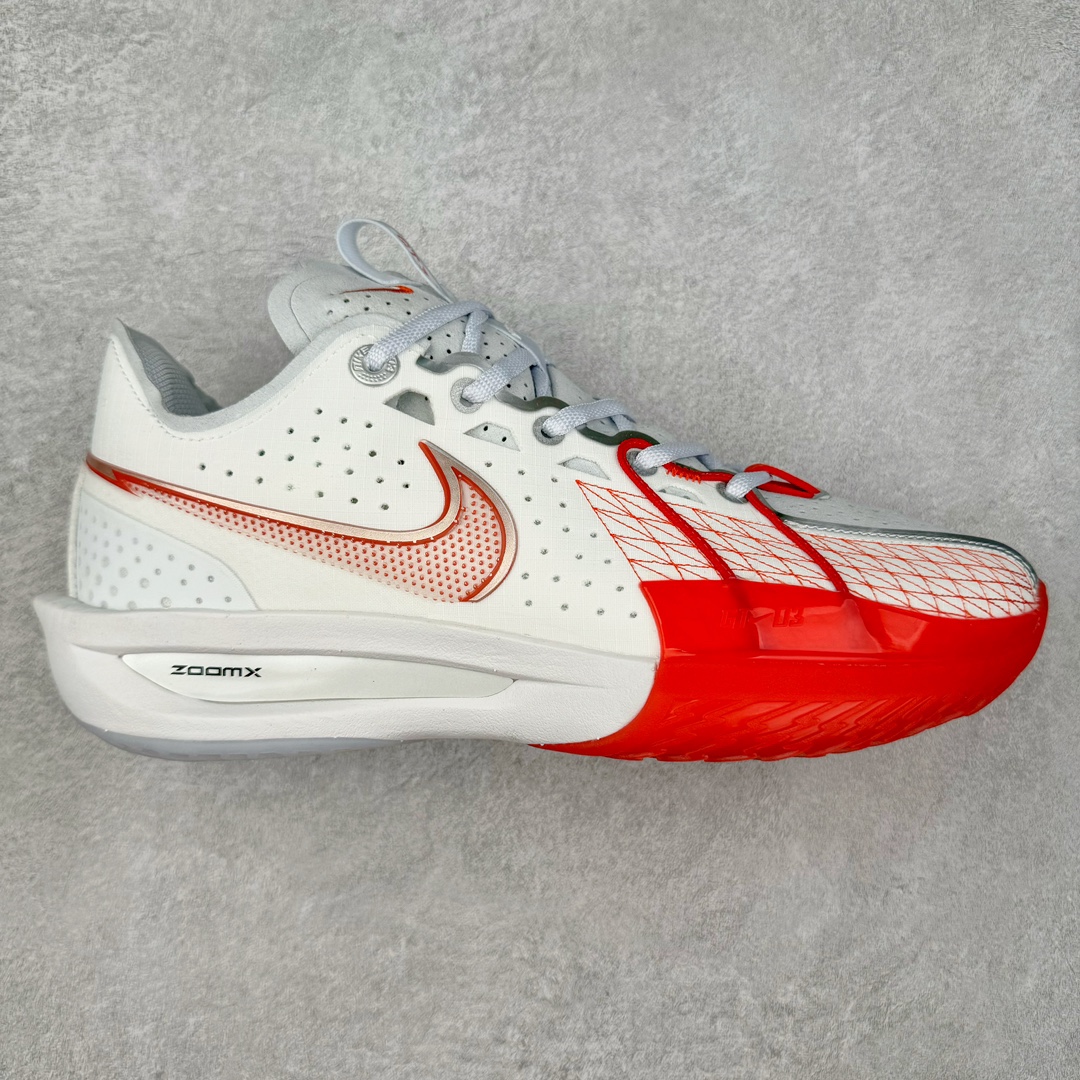 ＃F版 NK G.T. Cut 3.0 EP GT3代实战篮球鞋 DV2918-101 该鞋款采用出众回弹设计 为切入、转向和移步篮筐提供出色的能量回馈 回弹性能带来弹力充沛的迈步体验 助你爆发疾速 全掌型 ZoomX 泡绵 缔造弹力出众的轻盈迈步体验 助你在比赛升温时能够急速快攻 驰骋全场 鞋面绳线与鞋带相结合 有助稳固前足 后跟搭配加垫鞋口 为脚踝营造舒适稳固感受 全掌型 ZoomX 泡绵 能够带来出众的能量回馈 前足外侧采用精巧塑料覆面 在瞬间爆发时提供稳固脚感 尺码：39 40 40.5 41 42 42.5 43 44 44.5 45 46-选品中心