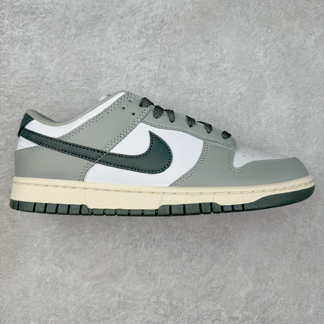 图片[9]-＃神版特价清仓 NK Dunk Low 实力大厂出品 全套原纸板楦头开发 确保原汁原味 完美呈现DUNK版型 一比一鞋头弧度高度鞋身弧度 此版本只针对中端市场 皮料材质有所更替 其他数据细节工艺流程均保持一致 绝不口嗨 细节品控鞋型随意对比 独家私模官方第六代原厂航空铝磨具打磨大底 鞋头坡度极致还原 无解鞋型 原盒原配 圈内天花板工艺 原厂玻璃冲刀 超高清洁度 全鞋零毛边皮料切割 原厂中底布点胶 中底布拉帮走线遵循公司 尺码对应库存‼️-选品中心