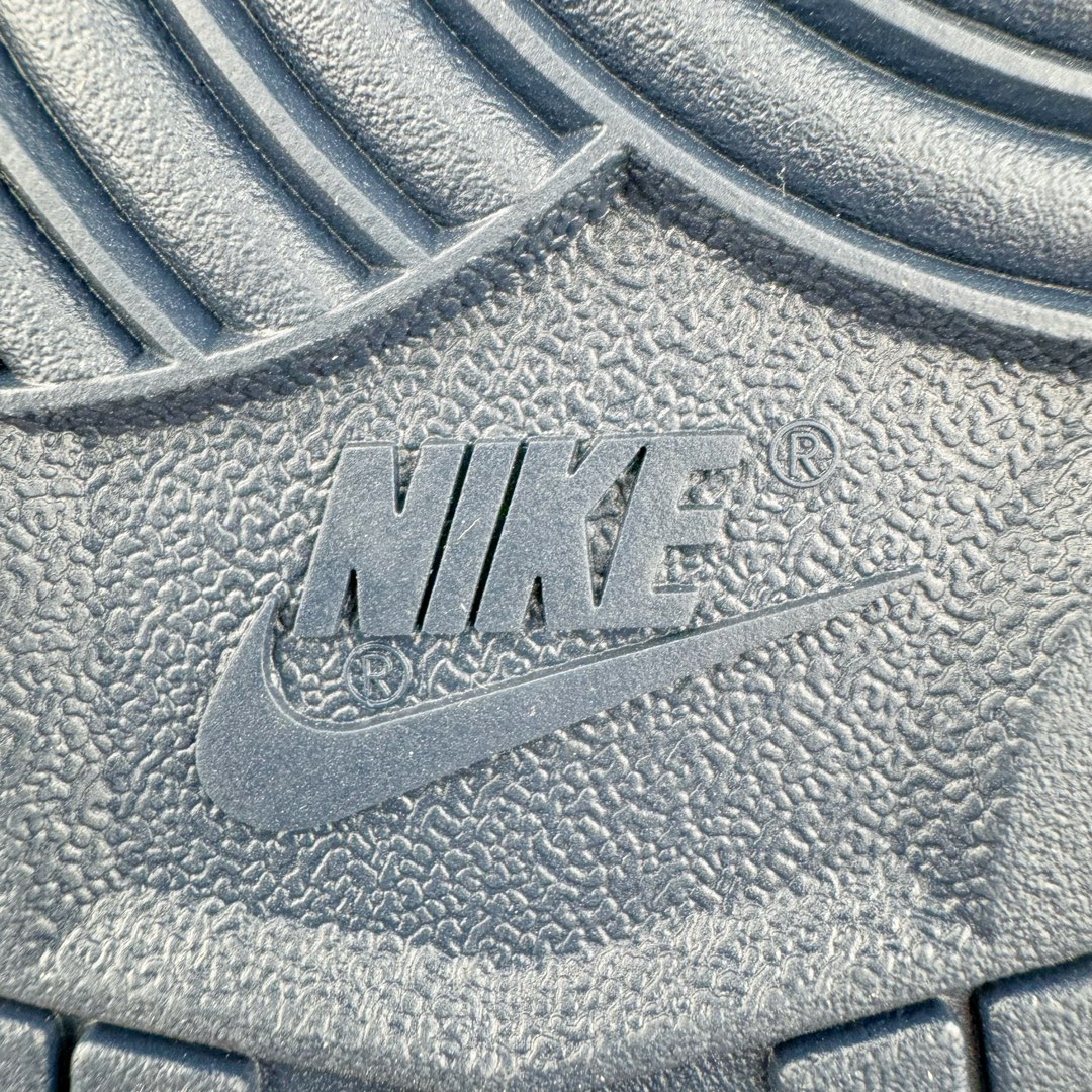 图片[21]-＃神版特价清仓 NK Dunk Low 实力大厂出品 全套原纸板楦头开发 确保原汁原味 完美呈现DUNK版型 一比一鞋头弧度高度鞋身弧度 此版本只针对中端市场 皮料材质有所更替 其他数据细节工艺流程均保持一致 绝不口嗨 细节品控鞋型随意对比 独家私模官方第六代原厂航空铝磨具打磨大底 鞋头坡度极致还原 无解鞋型 原盒原配 圈内天花板工艺 原厂玻璃冲刀 超高清洁度 全鞋零毛边皮料切割 原厂中底布点胶 中底布拉帮走线遵循公司 尺码对应库存‼️-选品中心