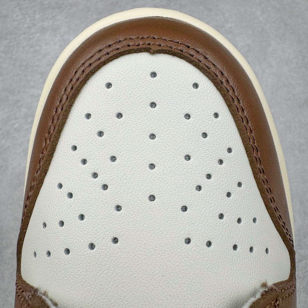 图片[17]-＃神版特价清仓 NK Dunk Low 实力大厂出品 全套原纸板楦头开发 确保原汁原味 完美呈现DUNK版型 一比一鞋头弧度高度鞋身弧度 此版本只针对中端市场 皮料材质有所更替 其他数据细节工艺流程均保持一致 绝不口嗨 细节品控鞋型随意对比 独家私模官方第六代原厂航空铝磨具打磨大底 鞋头坡度极致还原 无解鞋型 原盒原配 圈内天花板工艺 原厂玻璃冲刀 超高清洁度 全鞋零毛边皮料切割 原厂中底布点胶 中底布拉帮走线遵循公司 尺码对应库存‼️-选品中心