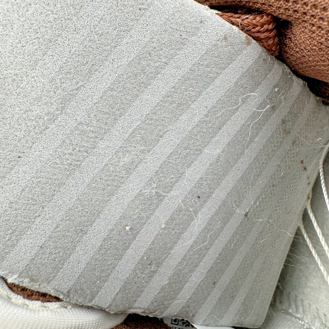 图片[11]-＃神版特价清仓 NK Dunk Low 实力大厂出品 全套原纸板楦头开发 确保原汁原味 完美呈现DUNK版型 一比一鞋头弧度高度鞋身弧度 此版本只针对中端市场 皮料材质有所更替 其他数据细节工艺流程均保持一致 绝不口嗨 细节品控鞋型随意对比 独家私模官方第六代原厂航空铝磨具打磨大底 鞋头坡度极致还原 无解鞋型 原盒原配 圈内天花板工艺 原厂玻璃冲刀 超高清洁度 全鞋零毛边皮料切割 原厂中底布点胶 中底布拉帮走线遵循公司 尺码对应库存‼️-选品中心