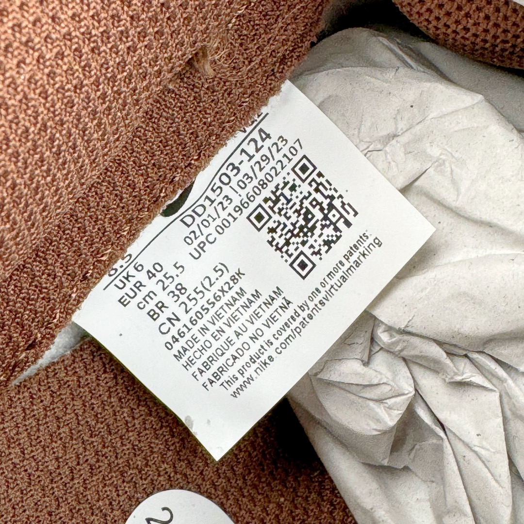 图片[12]-＃神版特价清仓 NK Dunk Low 实力大厂出品 全套原纸板楦头开发 确保原汁原味 完美呈现DUNK版型 一比一鞋头弧度高度鞋身弧度 此版本只针对中端市场 皮料材质有所更替 其他数据细节工艺流程均保持一致 绝不口嗨 细节品控鞋型随意对比 独家私模官方第六代原厂航空铝磨具打磨大底 鞋头坡度极致还原 无解鞋型 原盒原配 圈内天花板工艺 原厂玻璃冲刀 超高清洁度 全鞋零毛边皮料切割 原厂中底布点胶 中底布拉帮走线遵循公司 尺码对应库存‼️-选品中心