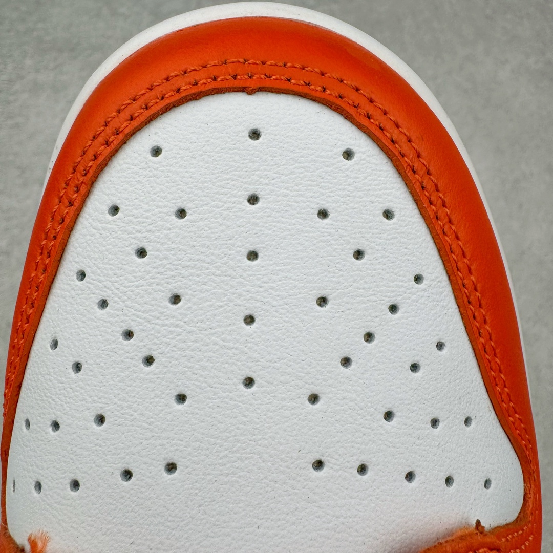 图片[15]-＃神版特价清仓 NK Dunk Low 实力大厂出品 全套原纸板楦头开发 确保原汁原味 完美呈现DUNK版型 一比一鞋头弧度高度鞋身弧度 此版本只针对中端市场 皮料材质有所更替 其他数据细节工艺流程均保持一致 绝不口嗨 细节品控鞋型随意对比 独家私模官方第六代原厂航空铝磨具打磨大底 鞋头坡度极致还原 无解鞋型 原盒原配 圈内天花板工艺 原厂玻璃冲刀 超高清洁度 全鞋零毛边皮料切割 原厂中底布点胶 中底布拉帮走线遵循公司 尺码对应库存‼️-选品中心