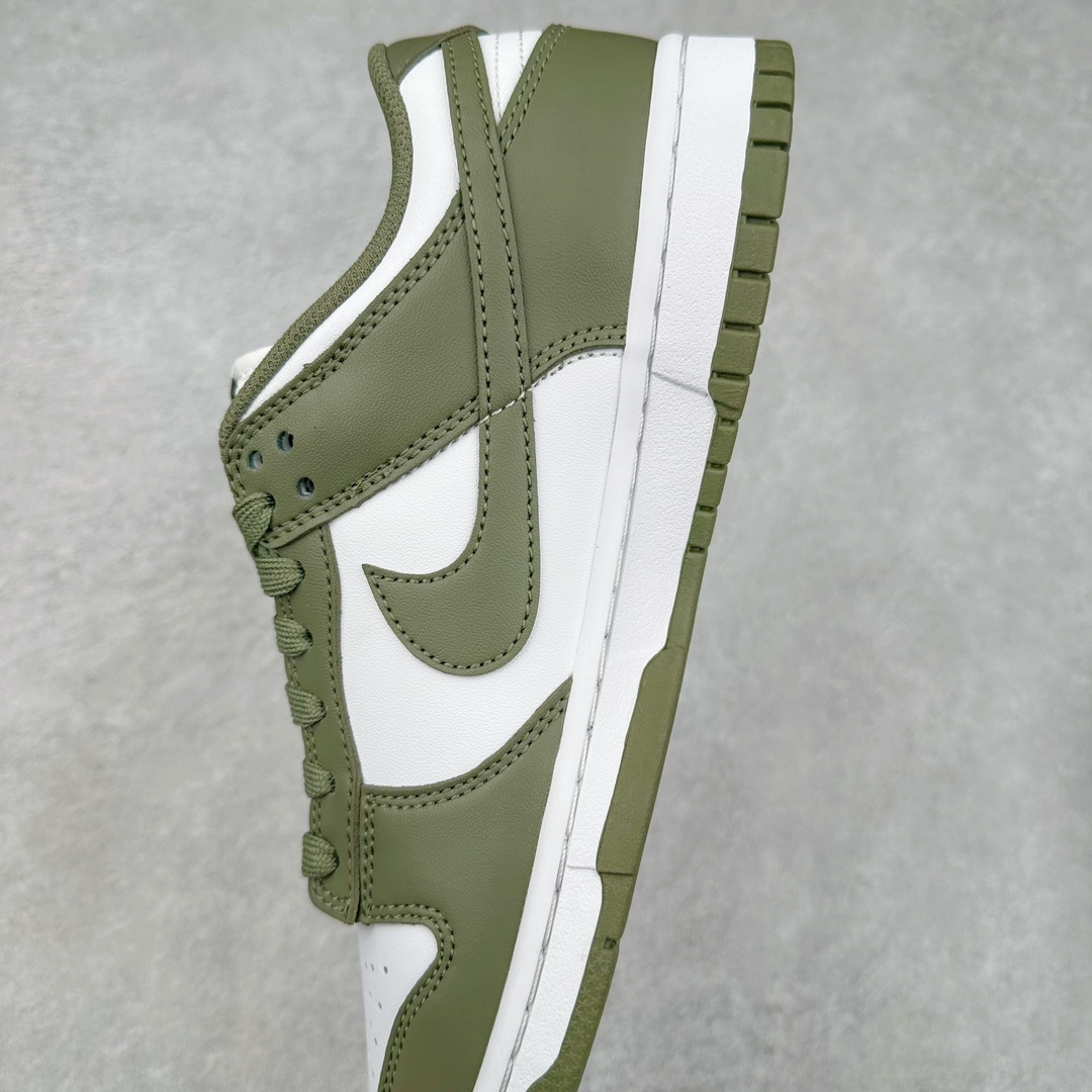 图片[7]-＃神版特价清仓 NK Dunk Low 实力大厂出品 全套原纸板楦头开发 确保原汁原味 完美呈现DUNK版型 一比一鞋头弧度高度鞋身弧度 此版本只针对中端市场 皮料材质有所更替 其他数据细节工艺流程均保持一致 绝不口嗨 细节品控鞋型随意对比 独家私模官方第六代原厂航空铝磨具打磨大底 鞋头坡度极致还原 无解鞋型 原盒原配 圈内天花板工艺 原厂玻璃冲刀 超高清洁度 全鞋零毛边皮料切割 原厂中底布点胶 中底布拉帮走线遵循公司 尺码对应库存‼️-选品中心