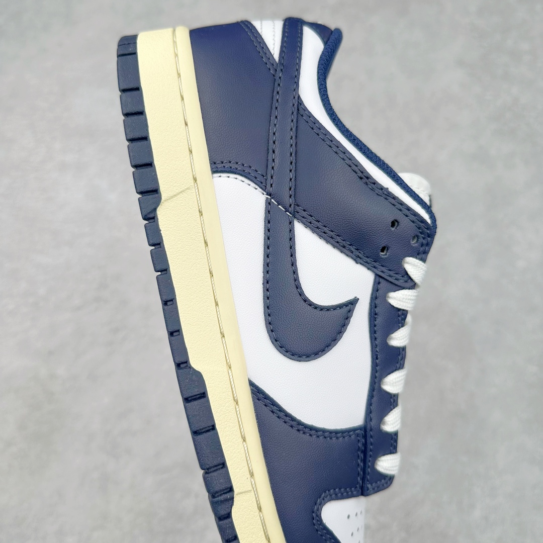 图片[6]-＃神版特价清仓 NK Dunk Low 实力大厂出品 全套原纸板楦头开发 确保原汁原味 完美呈现DUNK版型 一比一鞋头弧度高度鞋身弧度 此版本只针对中端市场 皮料材质有所更替 其他数据细节工艺流程均保持一致 绝不口嗨 细节品控鞋型随意对比 独家私模官方第六代原厂航空铝磨具打磨大底 鞋头坡度极致还原 无解鞋型 原盒原配 圈内天花板工艺 原厂玻璃冲刀 超高清洁度 全鞋零毛边皮料切割 原厂中底布点胶 中底布拉帮走线遵循公司 尺码对应库存‼️-选品中心