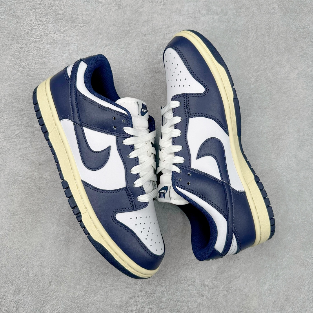 图片[3]-＃神版特价清仓 NK Dunk Low 实力大厂出品 全套原纸板楦头开发 确保原汁原味 完美呈现DUNK版型 一比一鞋头弧度高度鞋身弧度 此版本只针对中端市场 皮料材质有所更替 其他数据细节工艺流程均保持一致 绝不口嗨 细节品控鞋型随意对比 独家私模官方第六代原厂航空铝磨具打磨大底 鞋头坡度极致还原 无解鞋型 原盒原配 圈内天花板工艺 原厂玻璃冲刀 超高清洁度 全鞋零毛边皮料切割 原厂中底布点胶 中底布拉帮走线遵循公司 尺码对应库存‼️-选品中心