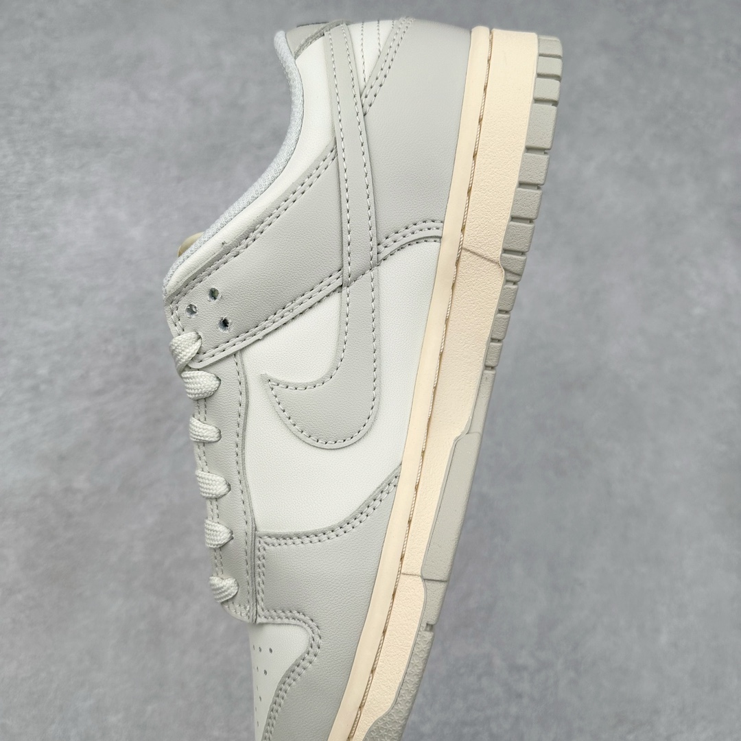 图片[7]-＃神版特价清仓 NK Dunk Low 实力大厂出品 全套原纸板楦头开发 确保原汁原味 完美呈现DUNK版型 一比一鞋头弧度高度鞋身弧度 此版本只针对中端市场 皮料材质有所更替 其他数据细节工艺流程均保持一致 绝不口嗨 细节品控鞋型随意对比 独家私模官方第六代原厂航空铝磨具打磨大底 鞋头坡度极致还原 无解鞋型 原盒原配 圈内天花板工艺 原厂玻璃冲刀 超高清洁度 全鞋零毛边皮料切割 原厂中底布点胶 中底布拉帮走线遵循公司 尺码对应库存‼️-选品中心