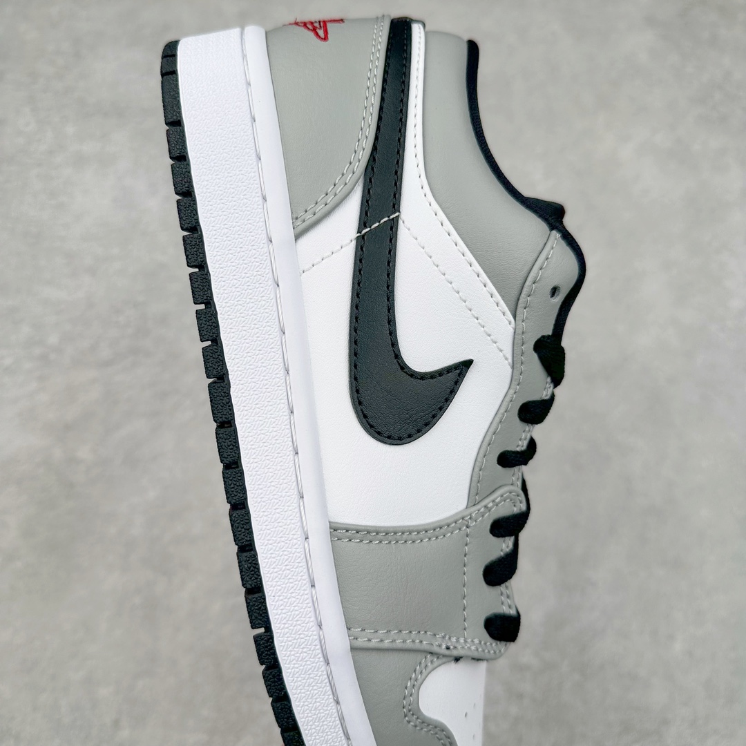 图片[6]-＃神版特价福利 Air Jordan AJ1 低帮中帮系列 知名大厂出品 原装楦头纸板开发 完美鞋型 超高清洁度 鞋型不臃肿别扭 原厂内置全掌气垫 A模大底 鞋舌AJ原厂专用牛津布 AJ专用反口珍珠布 原厂无杂质高弹内里海棉 特殊封边弹力鞋带 原鞋开模 拒绝公底 购置公司同步原材料 都有细节原汁原味 忠于原版 尺码对应库存‼️-选品中心