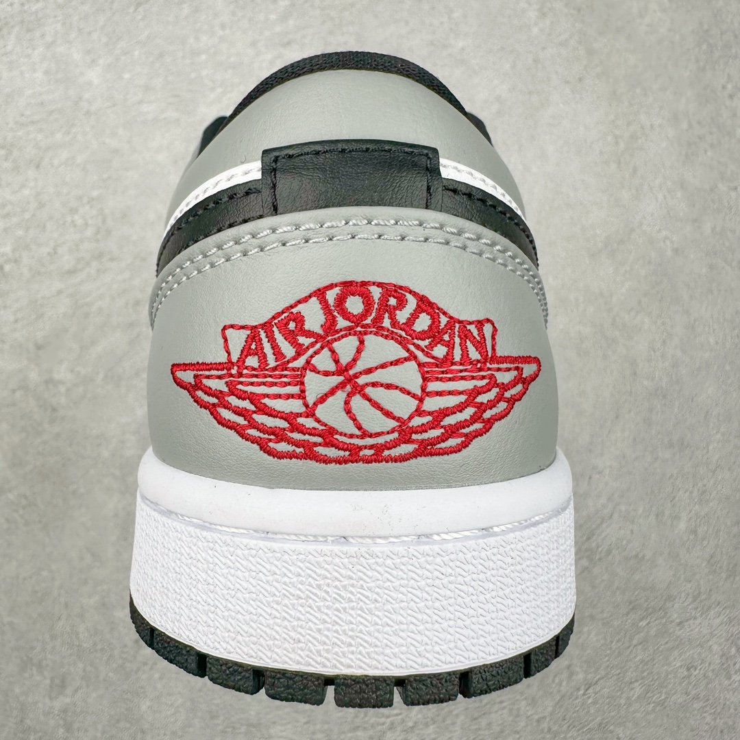 图片[8]-＃神版特价福利 Air Jordan AJ1 低帮中帮系列 知名大厂出品 原装楦头纸板开发 完美鞋型 超高清洁度 鞋型不臃肿别扭 原厂内置全掌气垫 A模大底 鞋舌AJ原厂专用牛津布 AJ专用反口珍珠布 原厂无杂质高弹内里海棉 特殊封边弹力鞋带 原鞋开模 拒绝公底 购置公司同步原材料 都有细节原汁原味 忠于原版 尺码对应库存‼️-选品中心