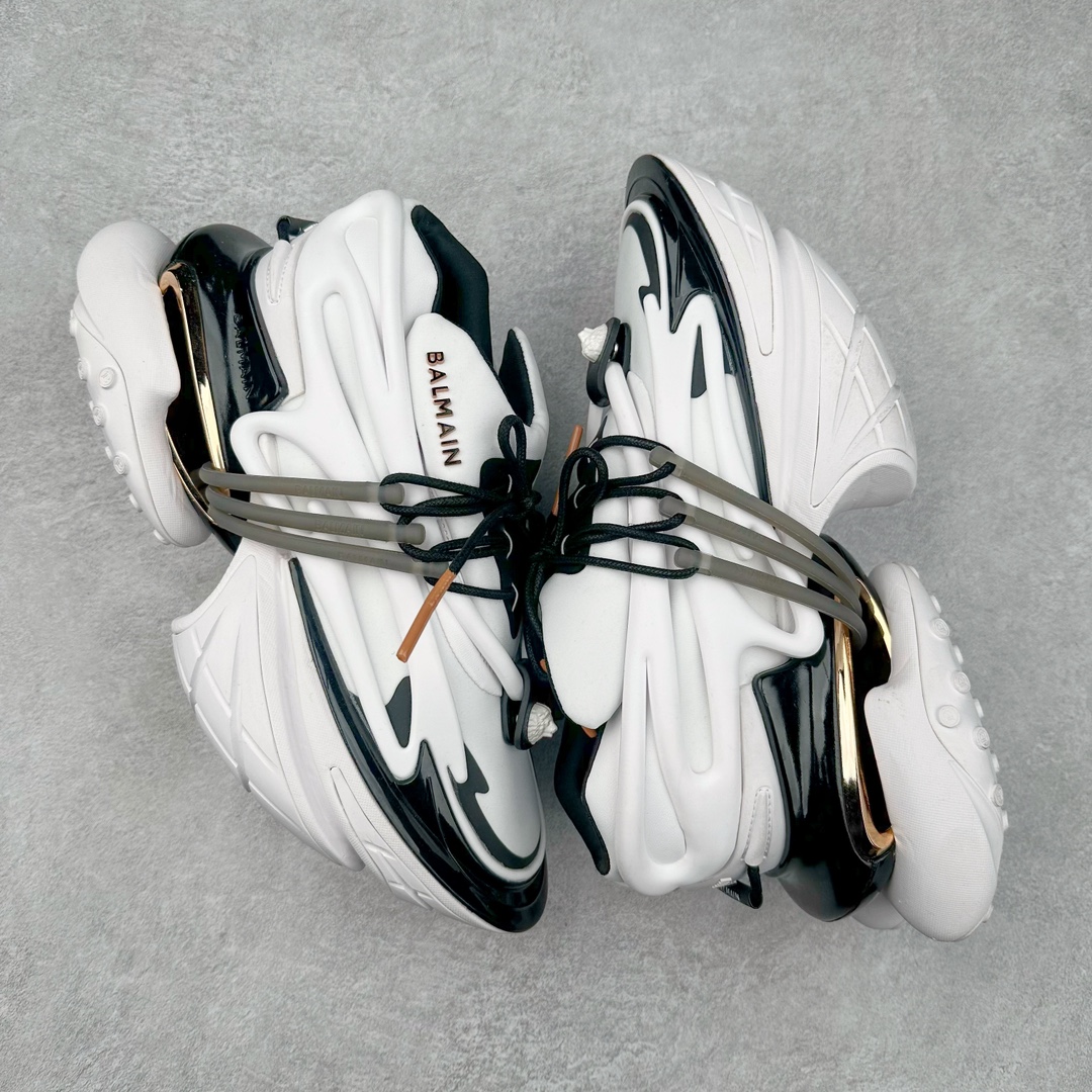 图片[3]-宇宙飞船前卫造型 演绎未来风格 法国时装设计师皮埃尔·巴尔曼主理品牌-巴尔曼/Balmain Unicorn Low Sneakers 独角兽系列低帮增高厚前卫老爹风休闲运动慢跑鞋 #男女鞋原楦原纸版开发版型#采用热熔处理高密太空棉鞋面材质#原版一致硬质大礼盒及附送防尘袋#灌注式超软PU脚感乳胶物料鞋垫#全新开发8层组合夸张鞋底#中底嵌入EVA轻量缓震物料 BALMAIN 正式推出全新 UNICORN 运动鞋 鞋款在最近的 BALMAIN 时装秀上已经亮相 它有着全新的廓形并融入了“新法式风格” 同时它有着流畅的线条以及多个组成模块，并有舒适性减震缓冲系统来提升脚感 Unicorn鞋款系列块状拼合的船型鞋身来自神话世界中的「独角兽」 力与美的型态兼容在既存球鞋领域带来未知异彩 其添识一眼即可辨认的「金属狮首」 更是象征着Balmain在设计上勇敢尝试的野性呼唤 尺码：35-46-选品中心