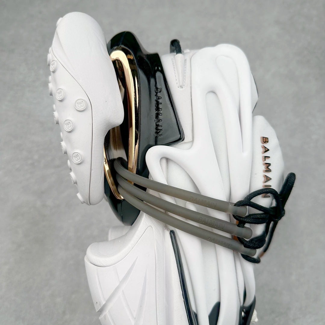 图片[6]-宇宙飞船前卫造型 演绎未来风格 法国时装设计师皮埃尔·巴尔曼主理品牌-巴尔曼/Balmain Unicorn Low Sneakers 独角兽系列低帮增高厚前卫老爹风休闲运动慢跑鞋 #男女鞋原楦原纸版开发版型#采用热熔处理高密太空棉鞋面材质#原版一致硬质大礼盒及附送防尘袋#灌注式超软PU脚感乳胶物料鞋垫#全新开发8层组合夸张鞋底#中底嵌入EVA轻量缓震物料 BALMAIN 正式推出全新 UNICORN 运动鞋 鞋款在最近的 BALMAIN 时装秀上已经亮相 它有着全新的廓形并融入了“新法式风格” 同时它有着流畅的线条以及多个组成模块，并有舒适性减震缓冲系统来提升脚感 Unicorn鞋款系列块状拼合的船型鞋身来自神话世界中的「独角兽」 力与美的型态兼容在既存球鞋领域带来未知异彩 其添识一眼即可辨认的「金属狮首」 更是象征着Balmain在设计上勇敢尝试的野性呼唤 尺码：35-46-选品中心