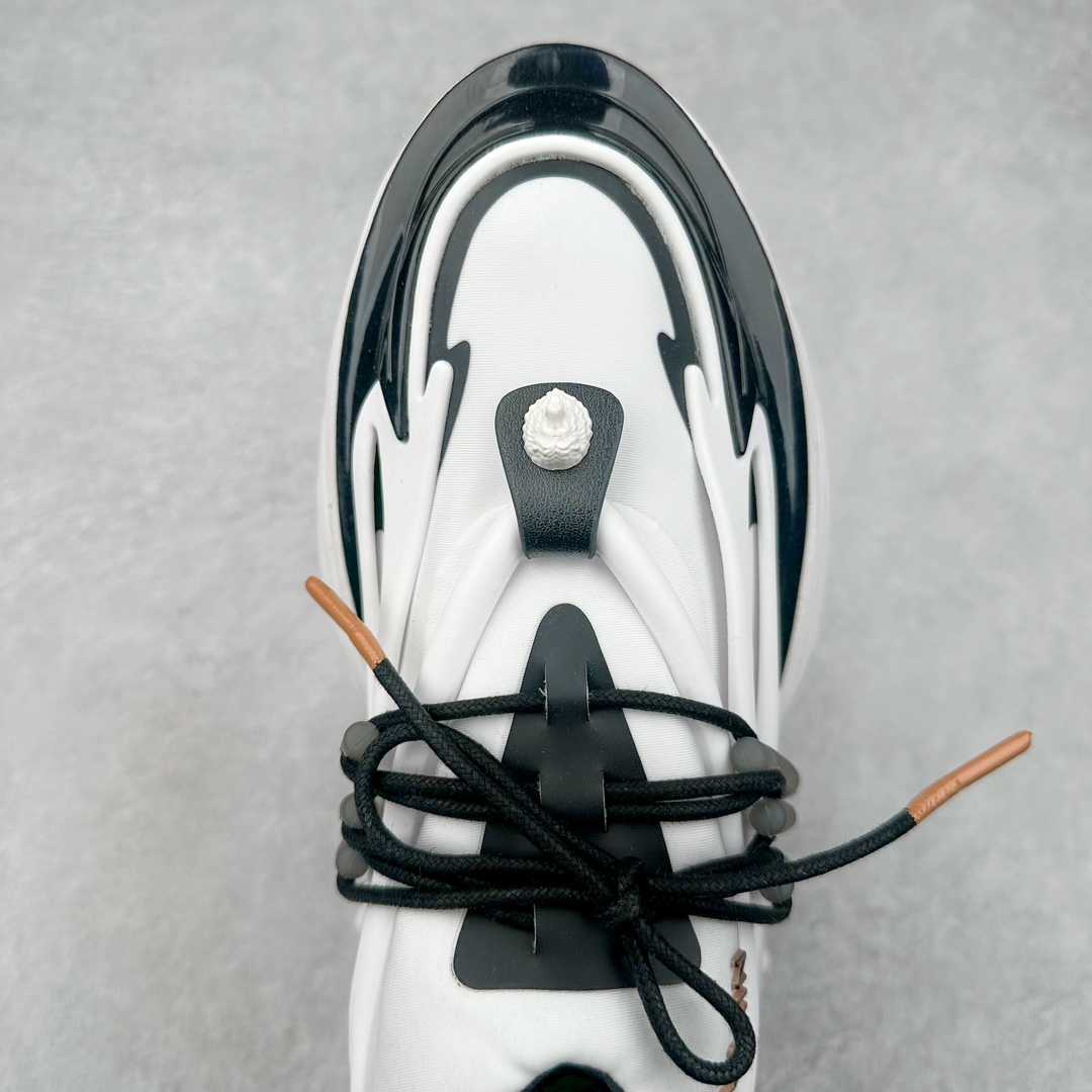 图片[4]-宇宙飞船前卫造型 演绎未来风格 法国时装设计师皮埃尔·巴尔曼主理品牌-巴尔曼/Balmain Unicorn Low Sneakers 独角兽系列低帮增高厚前卫老爹风休闲运动慢跑鞋 #男女鞋原楦原纸版开发版型#采用热熔处理高密太空棉鞋面材质#原版一致硬质大礼盒及附送防尘袋#灌注式超软PU脚感乳胶物料鞋垫#全新开发8层组合夸张鞋底#中底嵌入EVA轻量缓震物料 BALMAIN 正式推出全新 UNICORN 运动鞋 鞋款在最近的 BALMAIN 时装秀上已经亮相 它有着全新的廓形并融入了“新法式风格” 同时它有着流畅的线条以及多个组成模块，并有舒适性减震缓冲系统来提升脚感 Unicorn鞋款系列块状拼合的船型鞋身来自神话世界中的「独角兽」 力与美的型态兼容在既存球鞋领域带来未知异彩 其添识一眼即可辨认的「金属狮首」 更是象征着Balmain在设计上勇敢尝试的野性呼唤 尺码：35-46-选品中心