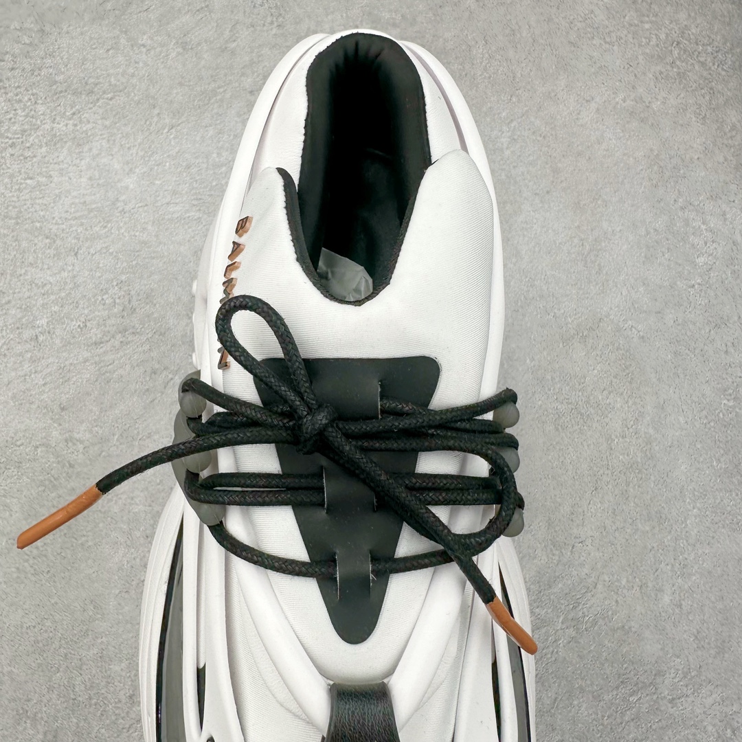 图片[5]-宇宙飞船前卫造型 演绎未来风格 法国时装设计师皮埃尔·巴尔曼主理品牌-巴尔曼/Balmain Unicorn Low Sneakers 独角兽系列低帮增高厚前卫老爹风休闲运动慢跑鞋 #男女鞋原楦原纸版开发版型#采用热熔处理高密太空棉鞋面材质#原版一致硬质大礼盒及附送防尘袋#灌注式超软PU脚感乳胶物料鞋垫#全新开发8层组合夸张鞋底#中底嵌入EVA轻量缓震物料 BALMAIN 正式推出全新 UNICORN 运动鞋 鞋款在最近的 BALMAIN 时装秀上已经亮相 它有着全新的廓形并融入了“新法式风格” 同时它有着流畅的线条以及多个组成模块，并有舒适性减震缓冲系统来提升脚感 Unicorn鞋款系列块状拼合的船型鞋身来自神话世界中的「独角兽」 力与美的型态兼容在既存球鞋领域带来未知异彩 其添识一眼即可辨认的「金属狮首」 更是象征着Balmain在设计上勇敢尝试的野性呼唤 尺码：35-46-选品中心