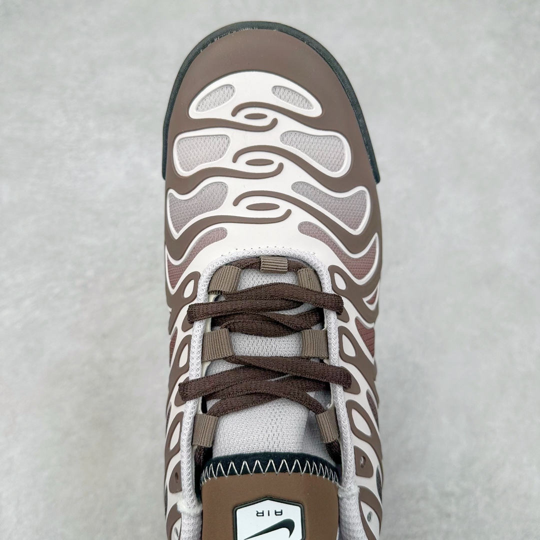 图片[4]-＃特价福利 NK Air Max Plus Drift 复古气垫跑鞋 中底造型大部分保留，仅在前段追加了加固上翻 鞋面的经典轮廓得以重塑 带来更契合现代审美的外观 整双鞋采用撞色妆点 鞋面采用网眼布和皮革材质打造 鞋舌处带有 3M 反光科技 鞋垫处和鞋后跟印有 “TN” 字样 彰显鞋款身份 配置方面中底搭载 Air Max 科技 保证了日常穿着的缓震性 尺码：36 36.5 37.5 38 38.5 39 40 40.5 41 42 42.5 43 44 44.5 45-选品中心