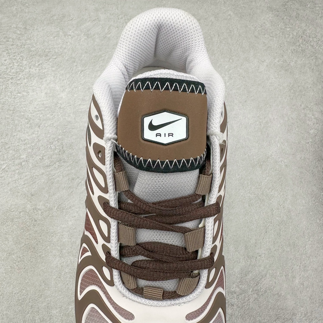 图片[5]-＃特价福利 NK Air Max Plus Drift 复古气垫跑鞋 中底造型大部分保留，仅在前段追加了加固上翻 鞋面的经典轮廓得以重塑 带来更契合现代审美的外观 整双鞋采用撞色妆点 鞋面采用网眼布和皮革材质打造 鞋舌处带有 3M 反光科技 鞋垫处和鞋后跟印有 “TN” 字样 彰显鞋款身份 配置方面中底搭载 Air Max 科技 保证了日常穿着的缓震性 尺码：36 36.5 37.5 38 38.5 39 40 40.5 41 42 42.5 43 44 44.5 45-选品中心