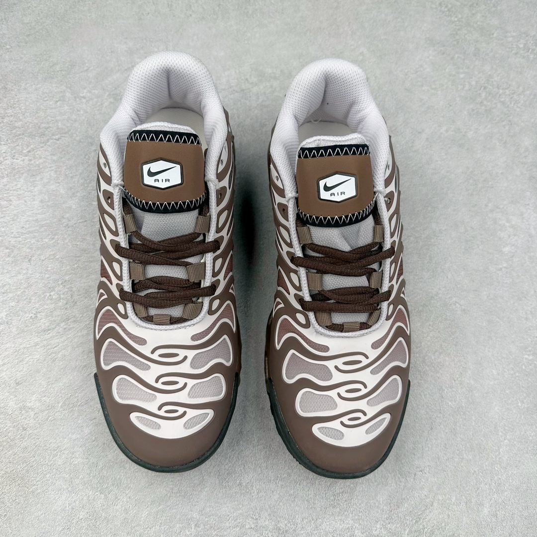 图片[2]-＃特价福利 NK Air Max Plus Drift 复古气垫跑鞋 中底造型大部分保留，仅在前段追加了加固上翻 鞋面的经典轮廓得以重塑 带来更契合现代审美的外观 整双鞋采用撞色妆点 鞋面采用网眼布和皮革材质打造 鞋舌处带有 3M 反光科技 鞋垫处和鞋后跟印有 “TN” 字样 彰显鞋款身份 配置方面中底搭载 Air Max 科技 保证了日常穿着的缓震性 尺码：36 36.5 37.5 38 38.5 39 40 40.5 41 42 42.5 43 44 44.5 45-选品中心