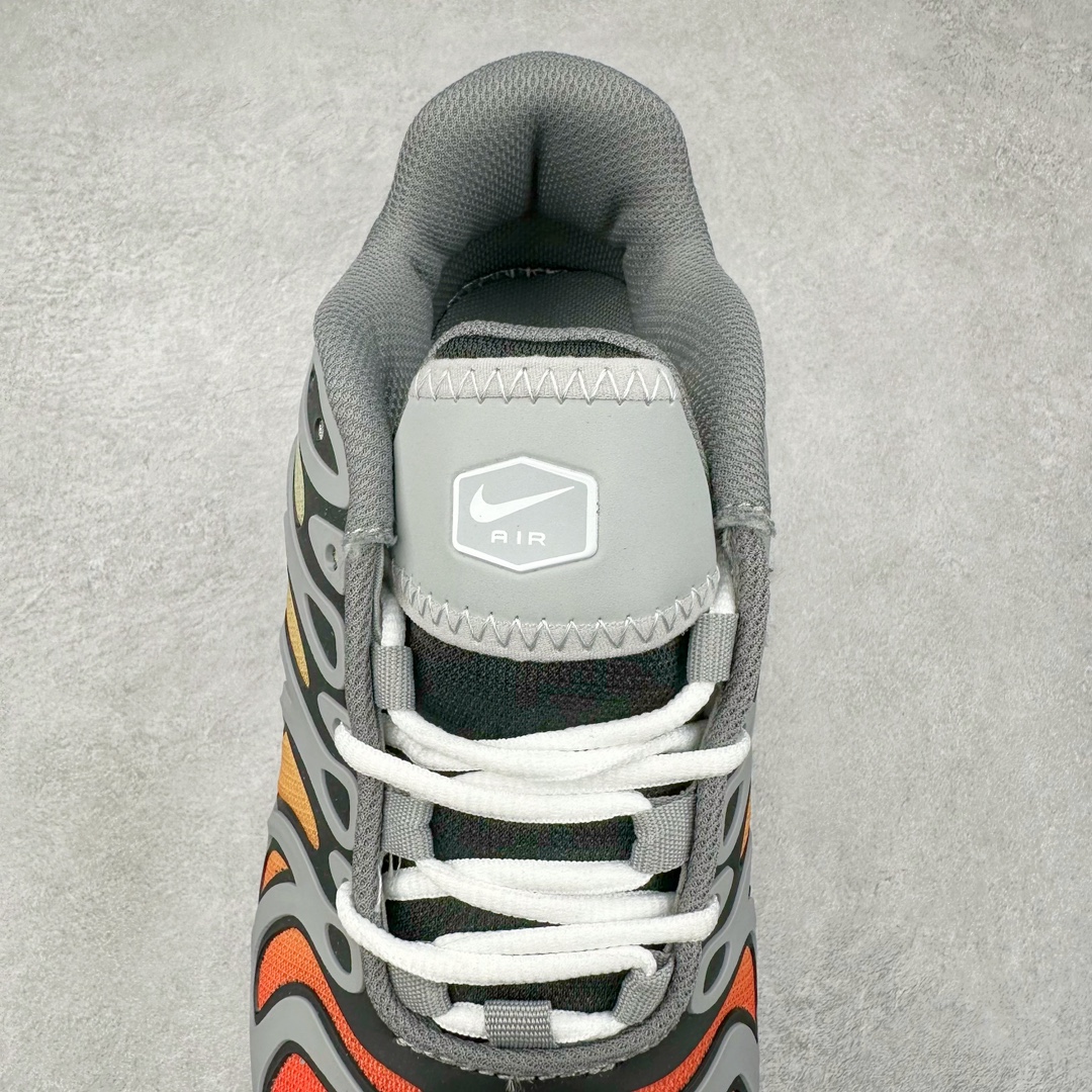 图片[5]-＃特价福利 NK Air Max Plus Drift 复古气垫跑鞋 中底造型大部分保留，仅在前段追加了加固上翻 鞋面的经典轮廓得以重塑 带来更契合现代审美的外观 整双鞋采用撞色妆点 鞋面采用网眼布和皮革材质打造 鞋舌处带有 3M 反光科技 鞋垫处和鞋后跟印有 “TN” 字样 彰显鞋款身份 配置方面中底搭载 Air Max 科技 保证了日常穿着的缓震性 尺码：36 36.5 37.5 38 38.5 39 40 40.5 41 42 42.5 43 44 44.5 45-选品中心