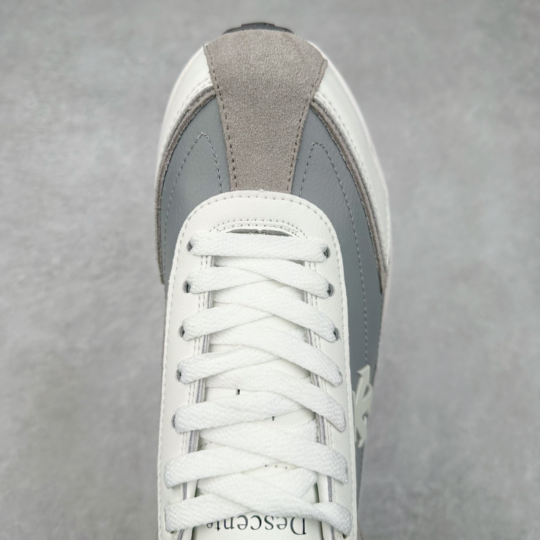 图片[4]-DESCENTE 迪桑特系带舒适百搭防滑耐磨低帮生活休闲鞋 原楦原纸版开发版型 鞋底设计有特殊的纹理或材料 以增加摩擦力 减少滑倒的风险 使用耐用的材料制成 能够承受长时间的使用和摩擦 减少磨损 尺码：36 36.5 37 38 38.5 39 40 40.5 41 42 42.5 43 44 45-选品中心