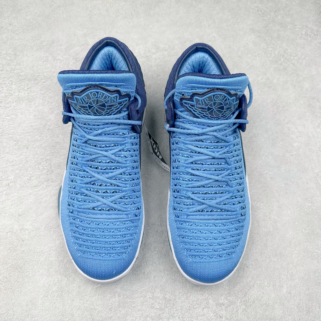 图片[2]-＃K版纯原 Air Jordan XXXII AJ32 Low PF 减震防滑低帮实战篮球鞋 北卡蓝 AH3347-401 再次以经典白蓝配色向迈克尔的伟大精神致敬，结合 Zoom Air 缓震系统和 FlightSpeed 技术，为运动员带来柔和的缓冲以及迅速灵敏的响应。匠心搭配 Flyknit 鞋面，轻盈包覆双足，低帮版本，灵动极速的非凡体验。 尺码：39 40 40.5 41 42 42.5 43 44 44.5 45 46 47.5-选品中心
