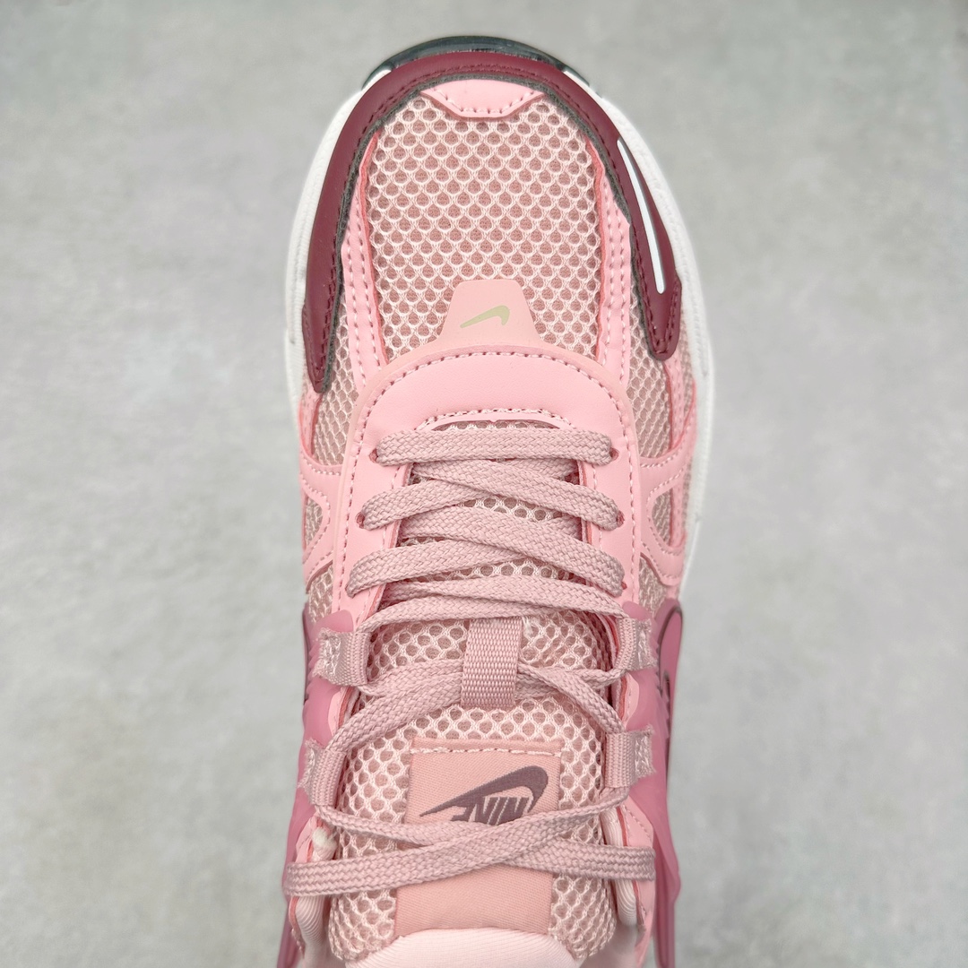 图片[4]-NK V2K Runtekk 减震防滑低帮 复古老爹鞋跑步鞋 FN0738-106 鞋款被命名为 Runtekk 设计上借鉴了 2000 年的跑鞋风格 配色上以金属银为主调 简练又有复古运动气质 材质上使用大面积网眼、皮革、TPU 组成 支撑和透气性肯定不错 中底处由 Cushlon 泡绵打造 保证在压马路时可以提供优秀脚感 并通过一手做旧氧化效果突出复古感 中底造型很容易让大家联想到巴黎世家3XL 增高效果同样不能忽视 尺码：36 36.5 37.5 38 38.5 39 40 40.5 41 42 42.5 43 44 44.5 45-选品中心