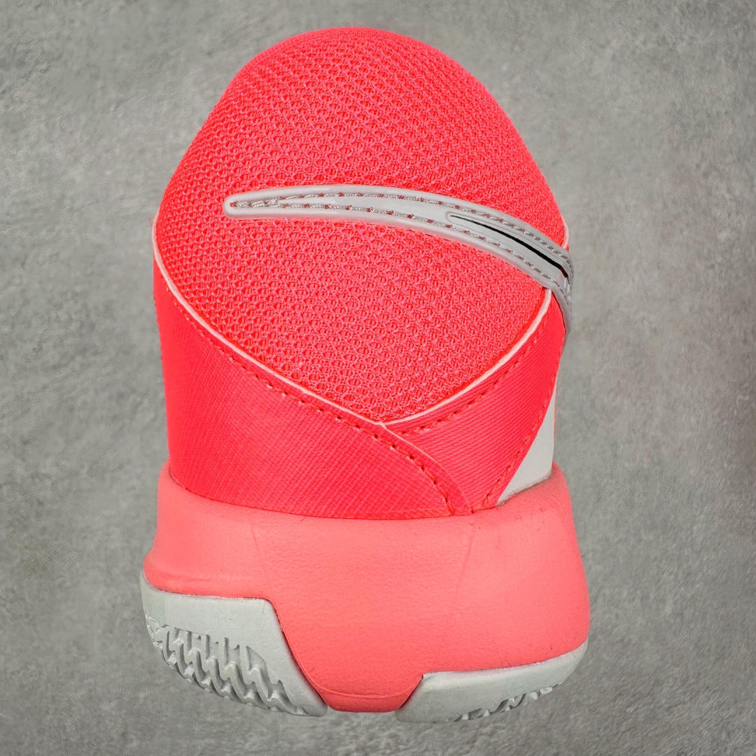 图片[8]-NK Air Zoom G.T. Cut Academy EP GT男/女篮球鞋 FD4321-101 NK首度推出G.T. Cut 系列的平价款式G.T. Cut Academy，外型维持一贯的流线型设计。不同价格的款式，让不同需求的球友也能入手适合自己的球鞋。足底出色抓地设计，助你瞬息急停，随意变速，轻松摆脱对手，驰骋赛场。匠心底纹从后跟延伸至鞋头，铸就急起急停的强劲抓地表现，助力实现侧向突破和快速移步。鞋款采用出众回弹设计，为切入、转向和移步篮筐提供出色的能量回馈。回弹性能带来弹力充沛的迈步体验，让你爆发疾速。前足搭载 Zoom Air 缓震配置，助你在赛事升温之际迅猛出击。足底缓震配置带来舒适比赛体验。中底搭载厚实泡绵，营造非凡舒适的支撑感受。该鞋款可轻松驾驭坚硬地面，助力鏖战。尺码：36 36.5 37.5 38 38.5 39 40 40.5 41 42 42.5 43 44 44.5 45 46-选品中心