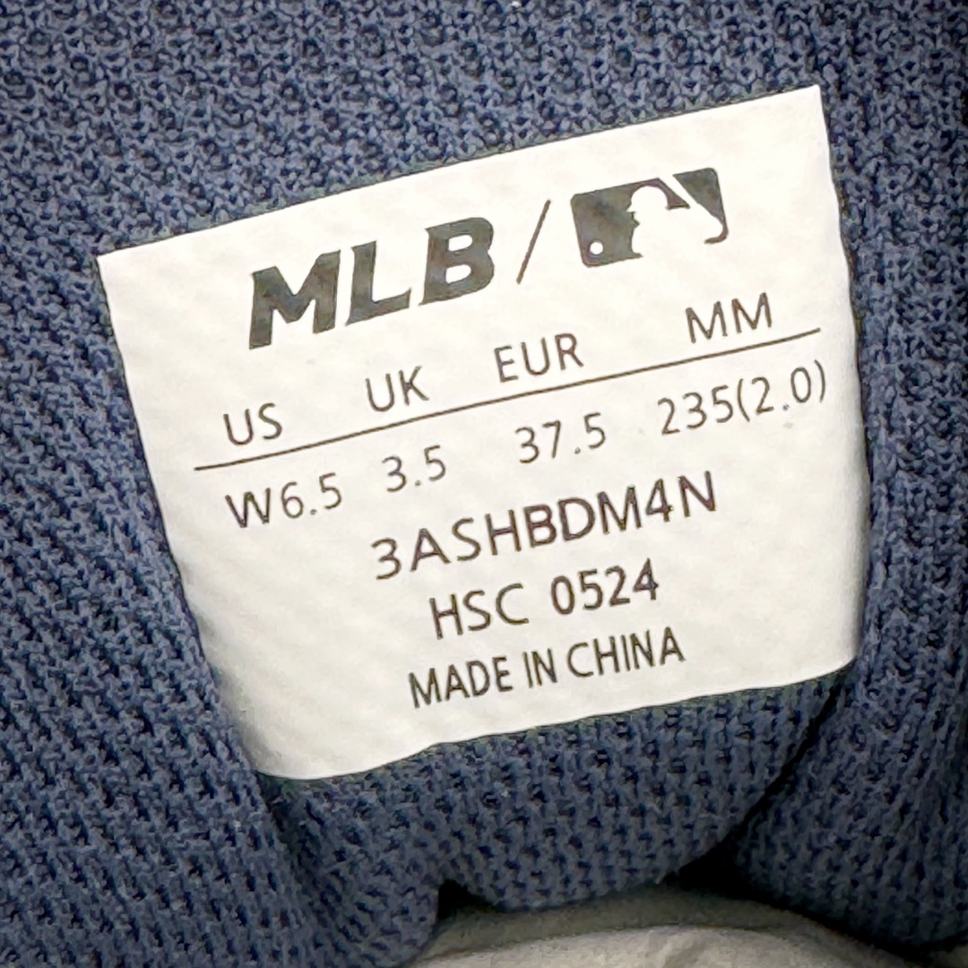 图片[11]-＃PB过验版 MLB Big Ball Chunky 复古印花老爹鞋系列低帮轻量增高厚底百搭休闲运动慢跑鞋 Korea韩国联名NY美国榄球纽约洋基队限定 目前可过轻松秒过各类鉴定 能操作的私聊 韩国代购专供 左脚内置NFC感应 区别市面贴纸假芯片 MLB专用菱形双针中底布 重点细节中底布带注胶孔 原厂NFC感应吊牌 支持鉴定 一个两位数 原盒原标 全套原楦原纸板原厂数据开发 中韩文保养标贴 绿色防霉片 平台代购专供 独家一比一RB+MD组合大底 高频后跟小人Logo精准对位立体饱满 正确网布加超迁鞋面 转印中底走线紧密 转印Logo工艺表层防刮不掉色 尺码：35 36 36.5 37.5 38 38.5 39 40 40.5 41 42 42.5 43 44 44.5 45-选品中心