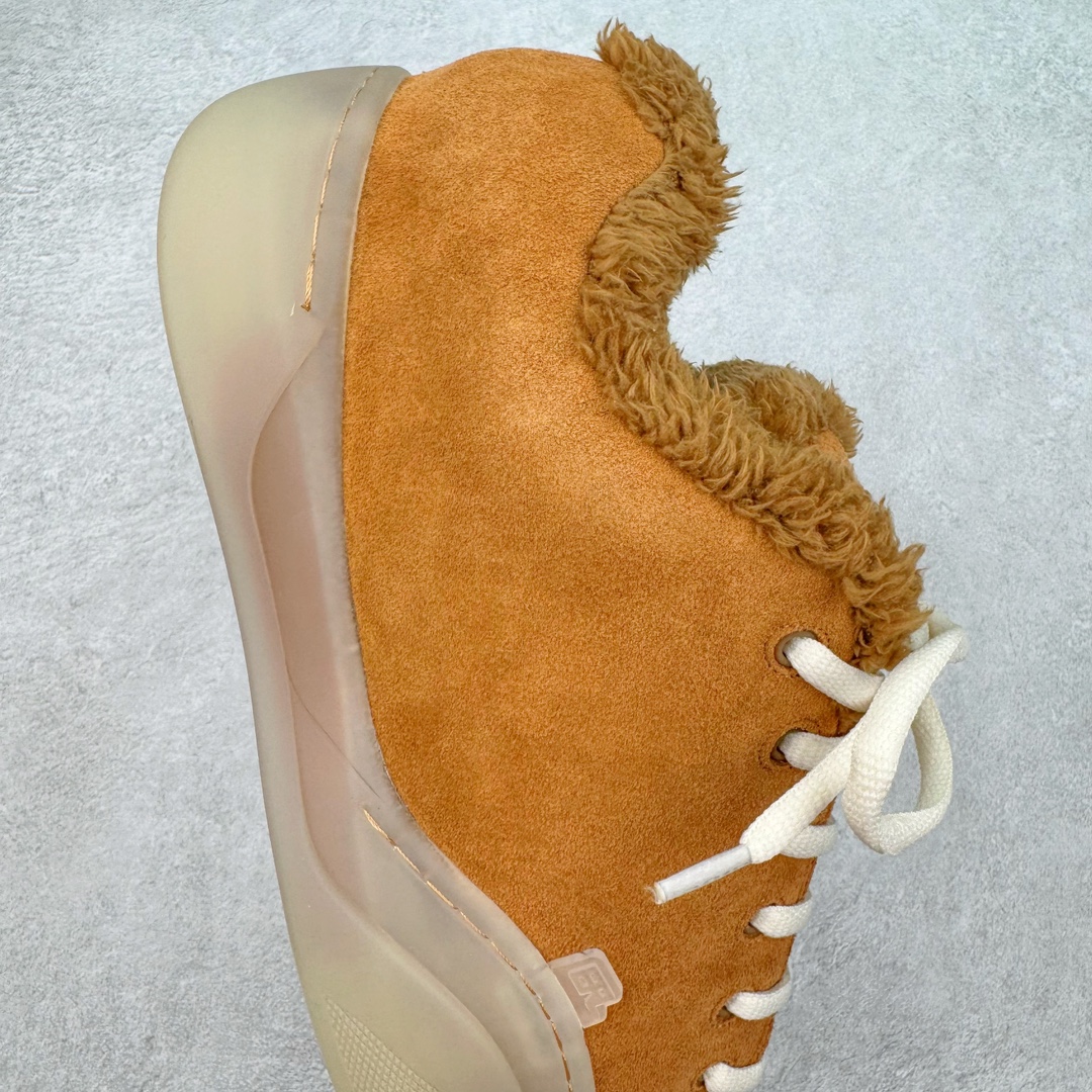 图片[6]-＃GD广顶 ERL 2024S复古潮流面包鞋 品牌起源于洛杉矶，是Eli Russell Linnetz的一个项目。其最初的灵感来自于 Eli Russell Linnetz 家乡的威尼斯海滩—那些冲浪人、板仔以及各种被阳光亲吻的怪人，Eli Russell Linnetz为此专门拍摄了一组型录，呈现出一种迷人的荒谬和多愁善感的90年代怀旧气息。继Kanye、Justin Bieber等潮咖率先上身之后，越来越多时尚博主、潮流懂哥也纷纷加入购买行列，高饱和度撞色的帽衫和羽绒夹克已经成为ERL的超级爆款。如同被酵母充分发酵烤制的蓬松面包般膨胀的滑板鞋，在趋势风水轮流转的潮鞋世界依旧强势挺进2024。由 Eli Russell Linnetz 创立的美国加州西海岸风格潮流品牌 ERL，在去年年初与 Dior Men 合力打造备受好评的 Dior B9S 面包滑板鞋后，终于在今年推出由品牌独立打造的原创鞋款 Vamp Skate 滑板鞋。鞋型依旧膨胀，而毛茸茸的内衬装饰让整体设计恣意又乖张。尺码：35 36 37 38 39 40 41 42 43 44 45-选品中心