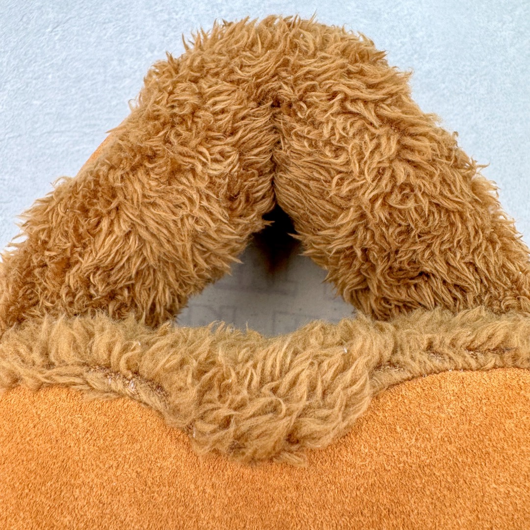 图片[13]-＃GD广顶 ERL 2024S复古潮流面包鞋 品牌起源于洛杉矶，是Eli Russell Linnetz的一个项目。其最初的灵感来自于 Eli Russell Linnetz 家乡的威尼斯海滩—那些冲浪人、板仔以及各种被阳光亲吻的怪人，Eli Russell Linnetz为此专门拍摄了一组型录，呈现出一种迷人的荒谬和多愁善感的90年代怀旧气息。继Kanye、Justin Bieber等潮咖率先上身之后，越来越多时尚博主、潮流懂哥也纷纷加入购买行列，高饱和度撞色的帽衫和羽绒夹克已经成为ERL的超级爆款。如同被酵母充分发酵烤制的蓬松面包般膨胀的滑板鞋，在趋势风水轮流转的潮鞋世界依旧强势挺进2024。由 Eli Russell Linnetz 创立的美国加州西海岸风格潮流品牌 ERL，在去年年初与 Dior Men 合力打造备受好评的 Dior B9S 面包滑板鞋后，终于在今年推出由品牌独立打造的原创鞋款 Vamp Skate 滑板鞋。鞋型依旧膨胀，而毛茸茸的内衬装饰让整体设计恣意又乖张。尺码：35 36 37 38 39 40 41 42 43 44 45-选品中心