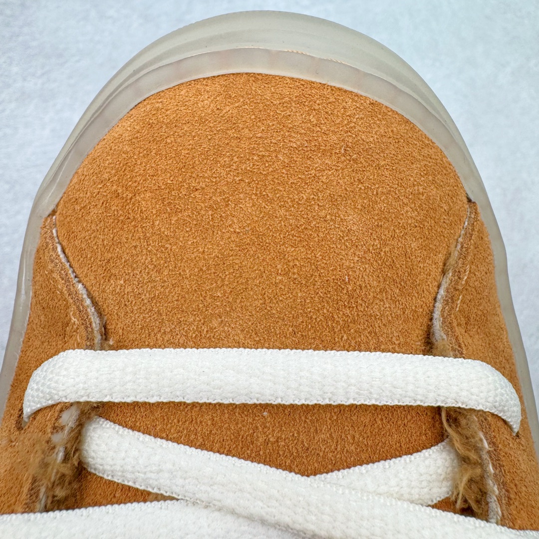 图片[16]-＃GD广顶 ERL 2024S复古潮流面包鞋 品牌起源于洛杉矶，是Eli Russell Linnetz的一个项目。其最初的灵感来自于 Eli Russell Linnetz 家乡的威尼斯海滩—那些冲浪人、板仔以及各种被阳光亲吻的怪人，Eli Russell Linnetz为此专门拍摄了一组型录，呈现出一种迷人的荒谬和多愁善感的90年代怀旧气息。继Kanye、Justin Bieber等潮咖率先上身之后，越来越多时尚博主、潮流懂哥也纷纷加入购买行列，高饱和度撞色的帽衫和羽绒夹克已经成为ERL的超级爆款。如同被酵母充分发酵烤制的蓬松面包般膨胀的滑板鞋，在趋势风水轮流转的潮鞋世界依旧强势挺进2024。由 Eli Russell Linnetz 创立的美国加州西海岸风格潮流品牌 ERL，在去年年初与 Dior Men 合力打造备受好评的 Dior B9S 面包滑板鞋后，终于在今年推出由品牌独立打造的原创鞋款 Vamp Skate 滑板鞋。鞋型依旧膨胀，而毛茸茸的内衬装饰让整体设计恣意又乖张。尺码：35 36 37 38 39 40 41 42 43 44 45-选品中心