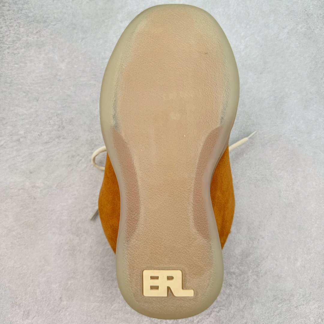 图片[9]-＃GD广顶 ERL 2024S复古潮流面包鞋 品牌起源于洛杉矶，是Eli Russell Linnetz的一个项目。其最初的灵感来自于 Eli Russell Linnetz 家乡的威尼斯海滩—那些冲浪人、板仔以及各种被阳光亲吻的怪人，Eli Russell Linnetz为此专门拍摄了一组型录，呈现出一种迷人的荒谬和多愁善感的90年代怀旧气息。继Kanye、Justin Bieber等潮咖率先上身之后，越来越多时尚博主、潮流懂哥也纷纷加入购买行列，高饱和度撞色的帽衫和羽绒夹克已经成为ERL的超级爆款。如同被酵母充分发酵烤制的蓬松面包般膨胀的滑板鞋，在趋势风水轮流转的潮鞋世界依旧强势挺进2024。由 Eli Russell Linnetz 创立的美国加州西海岸风格潮流品牌 ERL，在去年年初与 Dior Men 合力打造备受好评的 Dior B9S 面包滑板鞋后，终于在今年推出由品牌独立打造的原创鞋款 Vamp Skate 滑板鞋。鞋型依旧膨胀，而毛茸茸的内衬装饰让整体设计恣意又乖张。尺码：35 36 37 38 39 40 41 42 43 44 45-选品中心