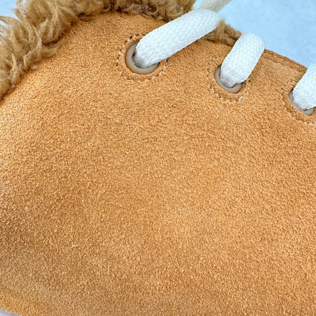 图片[17]-＃GD广顶 ERL 2024S复古潮流面包鞋 品牌起源于洛杉矶，是Eli Russell Linnetz的一个项目。其最初的灵感来自于 Eli Russell Linnetz 家乡的威尼斯海滩—那些冲浪人、板仔以及各种被阳光亲吻的怪人，Eli Russell Linnetz为此专门拍摄了一组型录，呈现出一种迷人的荒谬和多愁善感的90年代怀旧气息。继Kanye、Justin Bieber等潮咖率先上身之后，越来越多时尚博主、潮流懂哥也纷纷加入购买行列，高饱和度撞色的帽衫和羽绒夹克已经成为ERL的超级爆款。如同被酵母充分发酵烤制的蓬松面包般膨胀的滑板鞋，在趋势风水轮流转的潮鞋世界依旧强势挺进2024。由 Eli Russell Linnetz 创立的美国加州西海岸风格潮流品牌 ERL，在去年年初与 Dior Men 合力打造备受好评的 Dior B9S 面包滑板鞋后，终于在今年推出由品牌独立打造的原创鞋款 Vamp Skate 滑板鞋。鞋型依旧膨胀，而毛茸茸的内衬装饰让整体设计恣意又乖张。尺码：35 36 37 38 39 40 41 42 43 44 45-选品中心