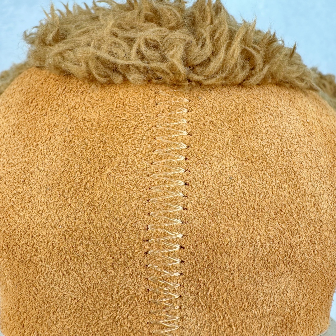 图片[20]-＃GD广顶 ERL 2024S复古潮流面包鞋 品牌起源于洛杉矶，是Eli Russell Linnetz的一个项目。其最初的灵感来自于 Eli Russell Linnetz 家乡的威尼斯海滩—那些冲浪人、板仔以及各种被阳光亲吻的怪人，Eli Russell Linnetz为此专门拍摄了一组型录，呈现出一种迷人的荒谬和多愁善感的90年代怀旧气息。继Kanye、Justin Bieber等潮咖率先上身之后，越来越多时尚博主、潮流懂哥也纷纷加入购买行列，高饱和度撞色的帽衫和羽绒夹克已经成为ERL的超级爆款。如同被酵母充分发酵烤制的蓬松面包般膨胀的滑板鞋，在趋势风水轮流转的潮鞋世界依旧强势挺进2024。由 Eli Russell Linnetz 创立的美国加州西海岸风格潮流品牌 ERL，在去年年初与 Dior Men 合力打造备受好评的 Dior B9S 面包滑板鞋后，终于在今年推出由品牌独立打造的原创鞋款 Vamp Skate 滑板鞋。鞋型依旧膨胀，而毛茸茸的内衬装饰让整体设计恣意又乖张。尺码：35 36 37 38 39 40 41 42 43 44 45-选品中心