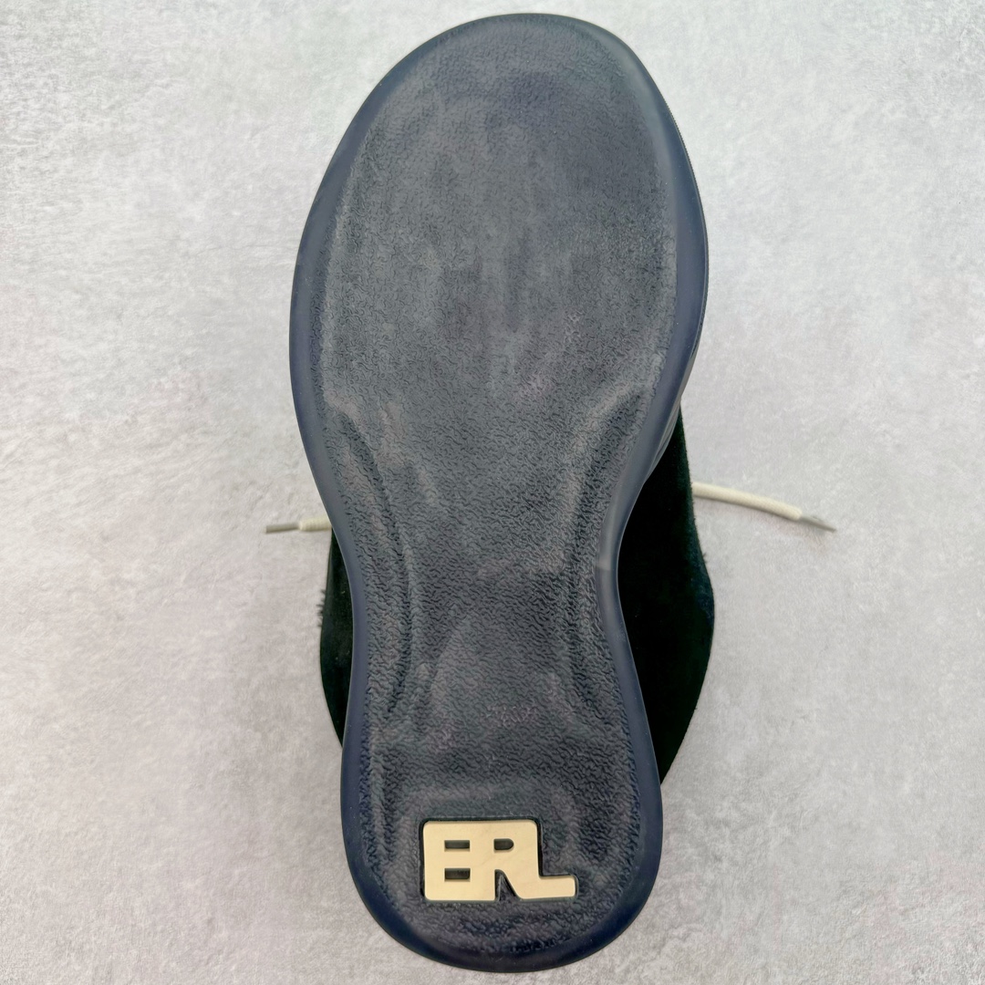 图片[9]-＃GD广顶 ERL 2024S复古潮流面包鞋 品牌起源于洛杉矶，是Eli Russell Linnetz的一个项目。其最初的灵感来自于 Eli Russell Linnetz 家乡的威尼斯海滩—那些冲浪人、板仔以及各种被阳光亲吻的怪人，Eli Russell Linnetz为此专门拍摄了一组型录，呈现出一种迷人的荒谬和多愁善感的90年代怀旧气息。继Kanye、Justin Bieber等潮咖率先上身之后，越来越多时尚博主、潮流懂哥也纷纷加入购买行列，高饱和度撞色的帽衫和羽绒夹克已经成为ERL的超级爆款。如同被酵母充分发酵烤制的蓬松面包般膨胀的滑板鞋，在趋势风水轮流转的潮鞋世界依旧强势挺进2024。由 Eli Russell Linnetz 创立的美国加州西海岸风格潮流品牌 ERL，在去年年初与 Dior Men 合力打造备受好评的 Dior B9S 面包滑板鞋后，终于在今年推出由品牌独立打造的原创鞋款 Vamp Skate 滑板鞋。鞋型依旧膨胀，而毛茸茸的内衬装饰让整体设计恣意又乖张。尺码：35 36 37 38 39 40 41 42 43 44 45-选品中心