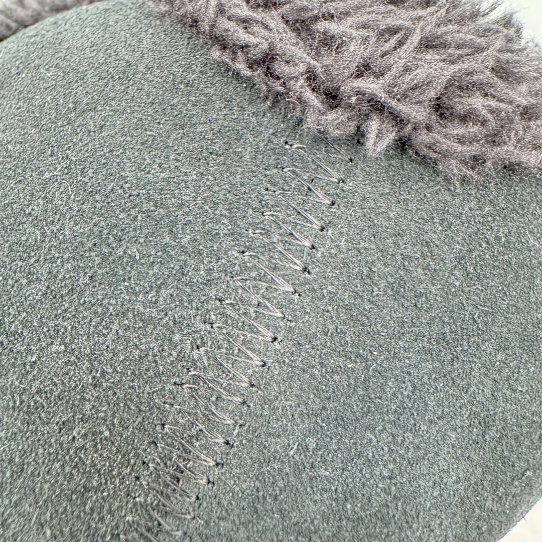 图片[18]-＃GD广顶 ERL 2024S复古潮流面包鞋 品牌起源于洛杉矶，是Eli Russell Linnetz的一个项目。其最初的灵感来自于 Eli Russell Linnetz 家乡的威尼斯海滩—那些冲浪人、板仔以及各种被阳光亲吻的怪人，Eli Russell Linnetz为此专门拍摄了一组型录，呈现出一种迷人的荒谬和多愁善感的90年代怀旧气息。继Kanye、Justin Bieber等潮咖率先上身之后，越来越多时尚博主、潮流懂哥也纷纷加入购买行列，高饱和度撞色的帽衫和羽绒夹克已经成为ERL的超级爆款。如同被酵母充分发酵烤制的蓬松面包般膨胀的滑板鞋，在趋势风水轮流转的潮鞋世界依旧强势挺进2024。由 Eli Russell Linnetz 创立的美国加州西海岸风格潮流品牌 ERL，在去年年初与 Dior Men 合力打造备受好评的 Dior B9S 面包滑板鞋后，终于在今年推出由品牌独立打造的原创鞋款 Vamp Skate 滑板鞋。鞋型依旧膨胀，而毛茸茸的内衬装饰让整体设计恣意又乖张。尺码：35 36 37 38 39 40 41 42 43 44 45-选品中心