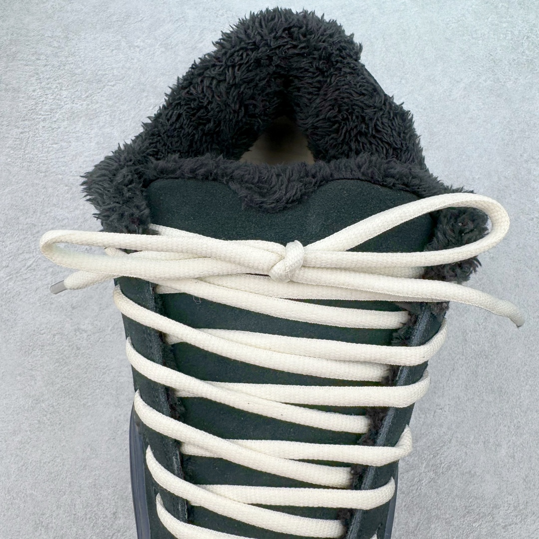 图片[5]-＃GD广顶 ERL 2024S复古潮流面包鞋 品牌起源于洛杉矶，是Eli Russell Linnetz的一个项目。其最初的灵感来自于 Eli Russell Linnetz 家乡的威尼斯海滩—那些冲浪人、板仔以及各种被阳光亲吻的怪人，Eli Russell Linnetz为此专门拍摄了一组型录，呈现出一种迷人的荒谬和多愁善感的90年代怀旧气息。继Kanye、Justin Bieber等潮咖率先上身之后，越来越多时尚博主、潮流懂哥也纷纷加入购买行列，高饱和度撞色的帽衫和羽绒夹克已经成为ERL的超级爆款。如同被酵母充分发酵烤制的蓬松面包般膨胀的滑板鞋，在趋势风水轮流转的潮鞋世界依旧强势挺进2024。由 Eli Russell Linnetz 创立的美国加州西海岸风格潮流品牌 ERL，在去年年初与 Dior Men 合力打造备受好评的 Dior B9S 面包滑板鞋后，终于在今年推出由品牌独立打造的原创鞋款 Vamp Skate 滑板鞋。鞋型依旧膨胀，而毛茸茸的内衬装饰让整体设计恣意又乖张。尺码：35 36 37 38 39 40 41 42 43 44 45-选品中心