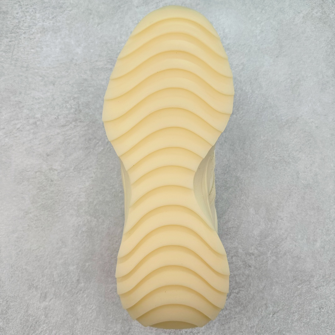 图片[9]-＃LJ渠道版特价 Fear Of God x AD Athletics Runner Los Angeles 运动跑系列低帮增高系带百搭休闲运动慢跑鞋鞋 FOG联名 米白 IH2275 年度大戏 匠心打造 开发时长超过半年 目前可过各类鉴定或无法鉴定 裸鞋随便操作 独家私模百万磨具冲刀加持 广硕原厂全套原纸板楦头开发 原厂特供皮料加持 确保原汁原味 低调的一体式配色与高级材质承袭 FOG 一贯风格 鞋带处的锁定扣增加了穿脱便捷性 同时与后跟处的 Fear of God 铭牌一起增加了细节精致感 整体鞋靴造型似乎让人想起了兄弟品牌 Yeezy 的 RNR 系列鞋款 看来「老棉鞋」将在今年秋冬掀起一波全新攻势 尺码对应库存明细‼️-选品中心