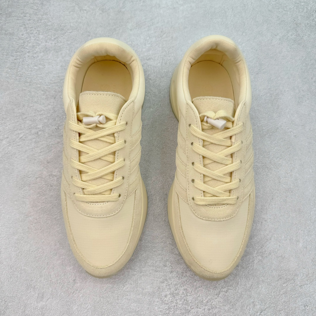 图片[2]-＃LJ渠道版特价 Fear Of God x AD Athletics Runner Los Angeles 运动跑系列低帮增高系带百搭休闲运动慢跑鞋鞋 FOG联名 米白 IH2275 年度大戏 匠心打造 开发时长超过半年 目前可过各类鉴定或无法鉴定 裸鞋随便操作 独家私模百万磨具冲刀加持 广硕原厂全套原纸板楦头开发 原厂特供皮料加持 确保原汁原味 低调的一体式配色与高级材质承袭 FOG 一贯风格 鞋带处的锁定扣增加了穿脱便捷性 同时与后跟处的 Fear of God 铭牌一起增加了细节精致感 整体鞋靴造型似乎让人想起了兄弟品牌 Yeezy 的 RNR 系列鞋款 看来「老棉鞋」将在今年秋冬掀起一波全新攻势 尺码对应库存明细‼️-选品中心