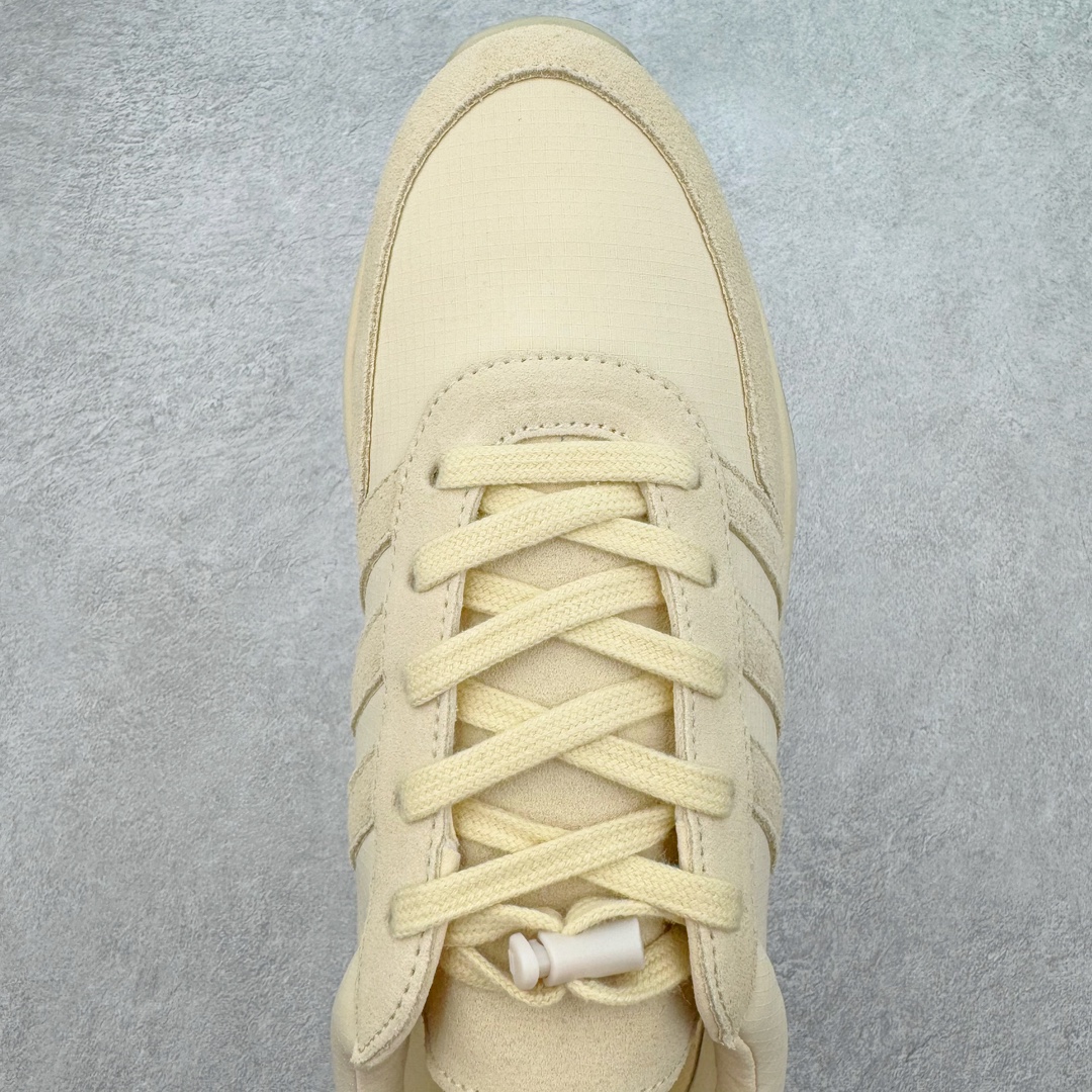 图片[4]-＃LJ渠道版特价 Fear Of God x AD Athletics Runner Los Angeles 运动跑系列低帮增高系带百搭休闲运动慢跑鞋鞋 FOG联名 米白 IH2275 年度大戏 匠心打造 开发时长超过半年 目前可过各类鉴定或无法鉴定 裸鞋随便操作 独家私模百万磨具冲刀加持 广硕原厂全套原纸板楦头开发 原厂特供皮料加持 确保原汁原味 低调的一体式配色与高级材质承袭 FOG 一贯风格 鞋带处的锁定扣增加了穿脱便捷性 同时与后跟处的 Fear of God 铭牌一起增加了细节精致感 整体鞋靴造型似乎让人想起了兄弟品牌 Yeezy 的 RNR 系列鞋款 看来「老棉鞋」将在今年秋冬掀起一波全新攻势 尺码对应库存明细‼️-选品中心