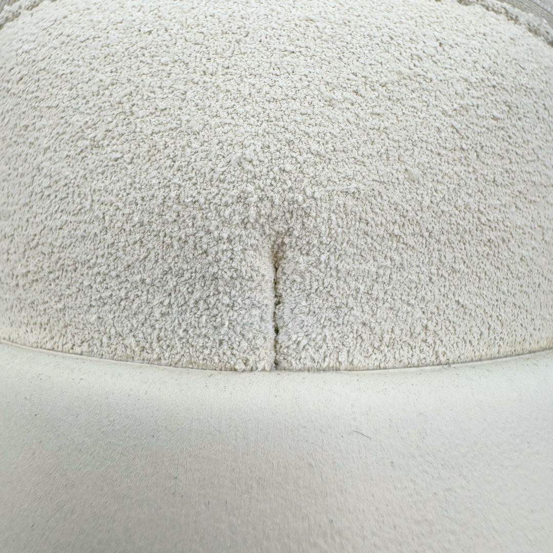 图片[16]-＃LJ渠道版特价 Fear Of God x AD Athletics Runner Los Angeles 运动跑系列低帮增高系带百搭休闲运动慢跑鞋鞋 FOG联名 米白 IH2275 年度大戏 匠心打造 开发时长超过半年 目前可过各类鉴定或无法鉴定 裸鞋随便操作 独家私模百万磨具冲刀加持 广硕原厂全套原纸板楦头开发 原厂特供皮料加持 确保原汁原味 低调的一体式配色与高级材质承袭 FOG 一贯风格 鞋带处的锁定扣增加了穿脱便捷性 同时与后跟处的 Fear of God 铭牌一起增加了细节精致感 整体鞋靴造型似乎让人想起了兄弟品牌 Yeezy 的 RNR 系列鞋款 看来「老棉鞋」将在今年秋冬掀起一波全新攻势 尺码对应库存明细‼️-选品中心