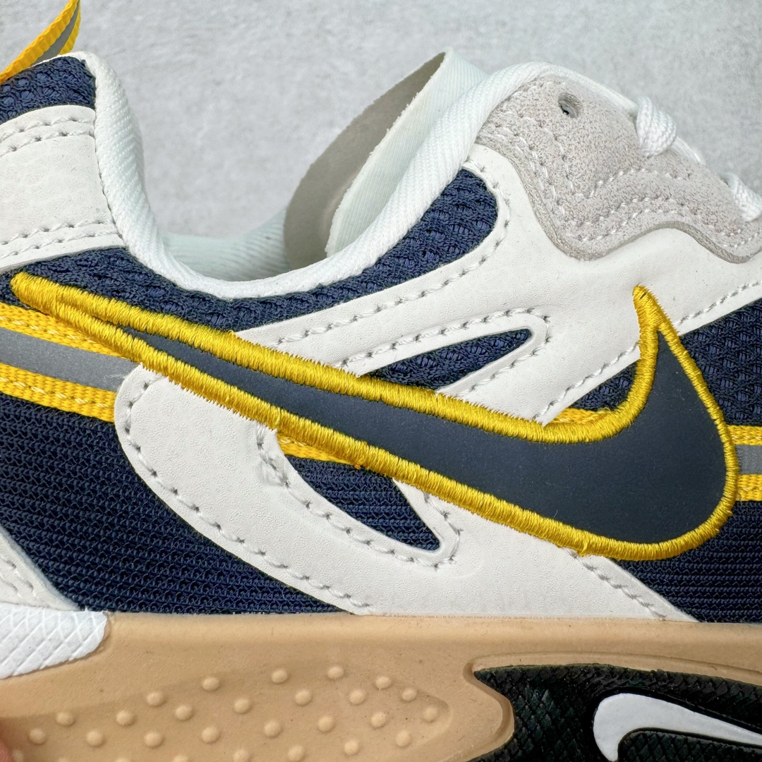 图片[13]-NIKE JAM 系列舒适时尚防滑耐磨低帮生活休闲鞋 FN0314-100 采用鞋面合成皮革与网眼布设计 以便于运动员在霹雳舞运动中的保护和耐穿 中底设计细节采用翻转SWOOSH设计 使得倒立动作时更显帅气 鞋子中的整体结构下降 有助于提供更好的缓震效果 设计语言来与NIKE 2000年跑跑鞋中汲取的材料组合以及设计语言 鞋子在线条处大量采用反光效果 尺码：36 36.5 37.5 38 38.5 39 40 40.5 41 42 42.5 43 44 44.5 45 46-选品中心