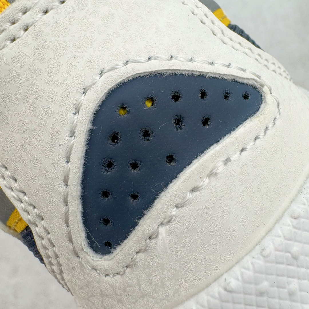 图片[17]-NIKE JAM 系列舒适时尚防滑耐磨低帮生活休闲鞋 FN0314-100 采用鞋面合成皮革与网眼布设计 以便于运动员在霹雳舞运动中的保护和耐穿 中底设计细节采用翻转SWOOSH设计 使得倒立动作时更显帅气 鞋子中的整体结构下降 有助于提供更好的缓震效果 设计语言来与NIKE 2000年跑跑鞋中汲取的材料组合以及设计语言 鞋子在线条处大量采用反光效果 尺码：36 36.5 37.5 38 38.5 39 40 40.5 41 42 42.5 43 44 44.5 45 46-选品中心