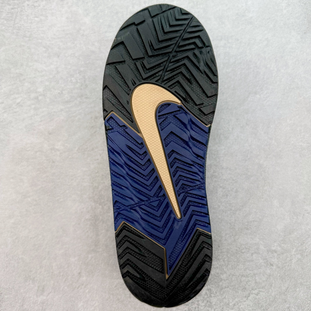 图片[9]-NIKE JAM 系列舒适时尚防滑耐磨低帮生活休闲鞋 FN0314-100 采用鞋面合成皮革与网眼布设计 以便于运动员在霹雳舞运动中的保护和耐穿 中底设计细节采用翻转SWOOSH设计 使得倒立动作时更显帅气 鞋子中的整体结构下降 有助于提供更好的缓震效果 设计语言来与NIKE 2000年跑跑鞋中汲取的材料组合以及设计语言 鞋子在线条处大量采用反光效果 尺码：36 36.5 37.5 38 38.5 39 40 40.5 41 42 42.5 43 44 44.5 45 46-选品中心