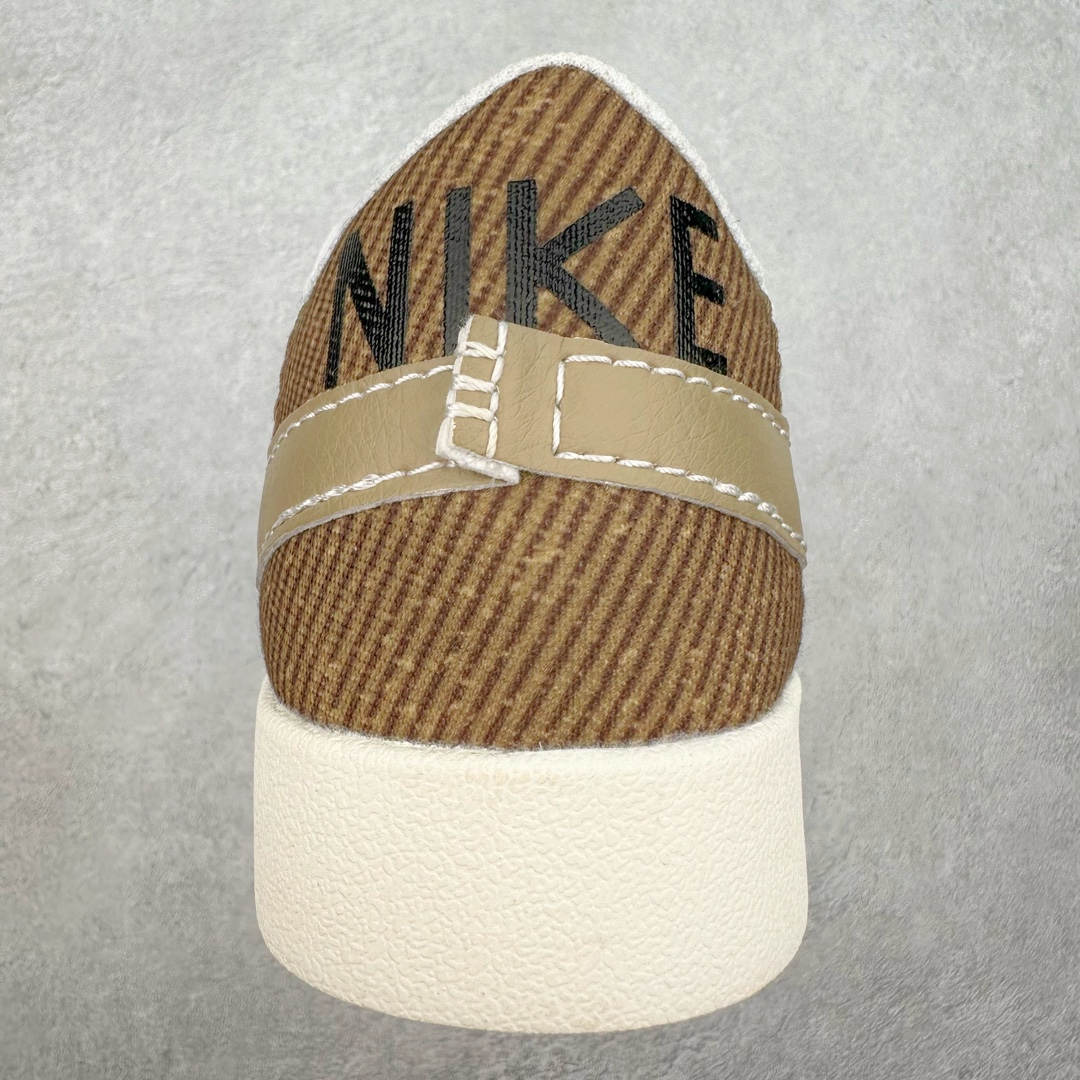 图片[8]-＃特价福利 NK Blazer Low \’77 Jumbo 开拓者大钩 DQ1470 焕新升级经典 Blazer 鞋款 大号 Swoosh 突出新时代更加张扬的潮流感 对经典的又一次改良升级 大号 Swoosh 设计结合宽大鞋带 符合当下潮流意趣 橡胶外底融入凸起人字形底纹增添几分户外感觉 尺码：36 36.5 37.5 38 38.5 39 40 40.5 41 42 42.5 43 44 44.5 45-选品中心